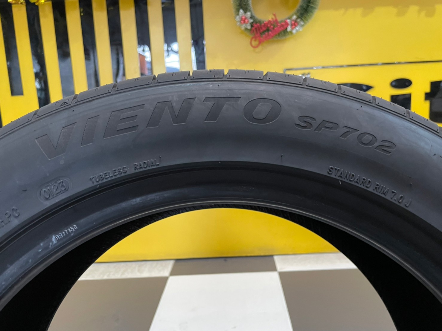 ยางใหม่AUSTONE SP702 215/55R17 ยางผลิตไทย คุ้มค่ารับประกันบาดบวมเบียดตำ365วันเคลมฟรี ยางใหม่ปี2023