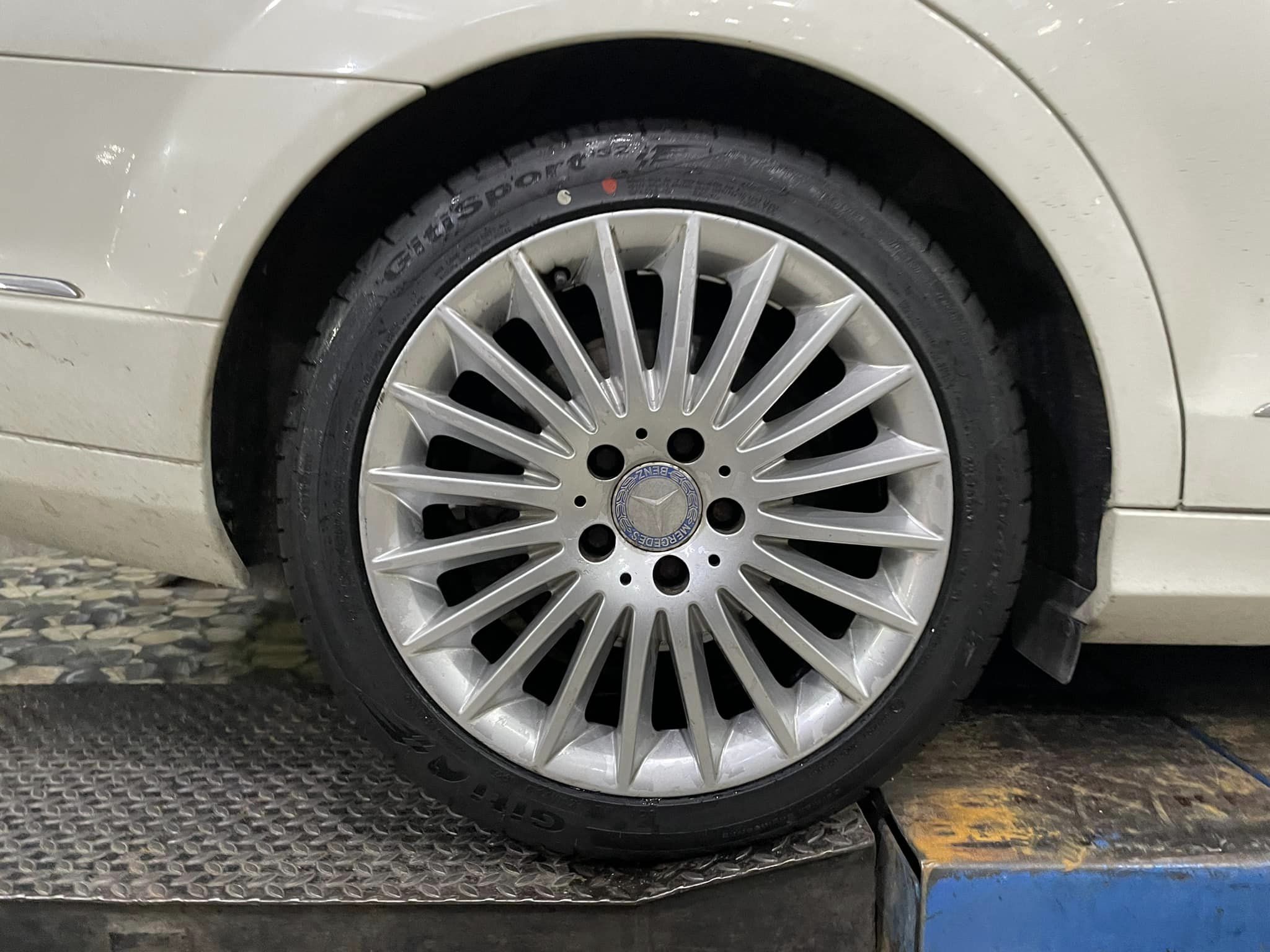 เปลี่ยนยาง🚗#BENZ_C200🚘 🛞#ยางจีที #ยางสปอร์ตสมรรถนะการขับขี่สูง 🛞 🛞#Giti_SportS2 225/45R17🛞