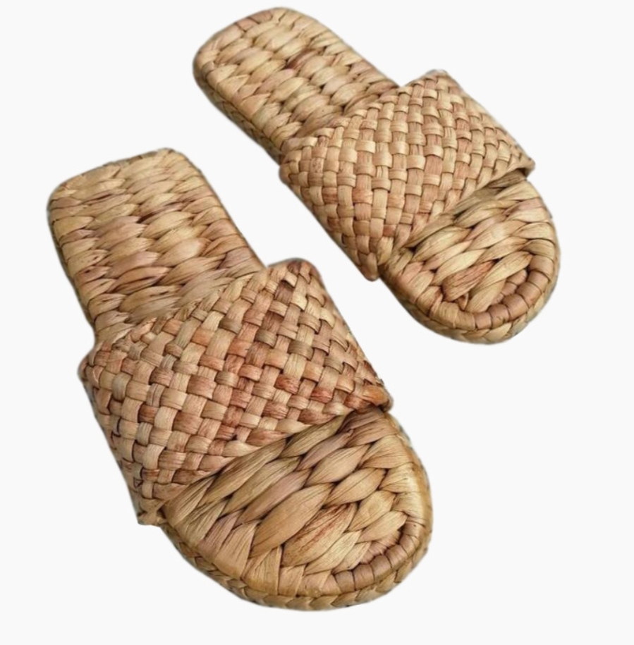 BSS203W : รองเท้าสานผักตบชวา ราคาส่ง 1โหล 12 คู่