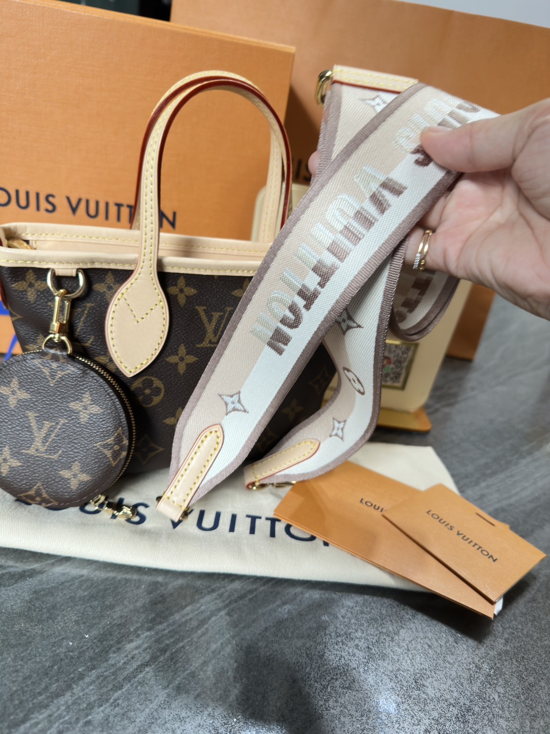 LV Neverfull BB มือสอง