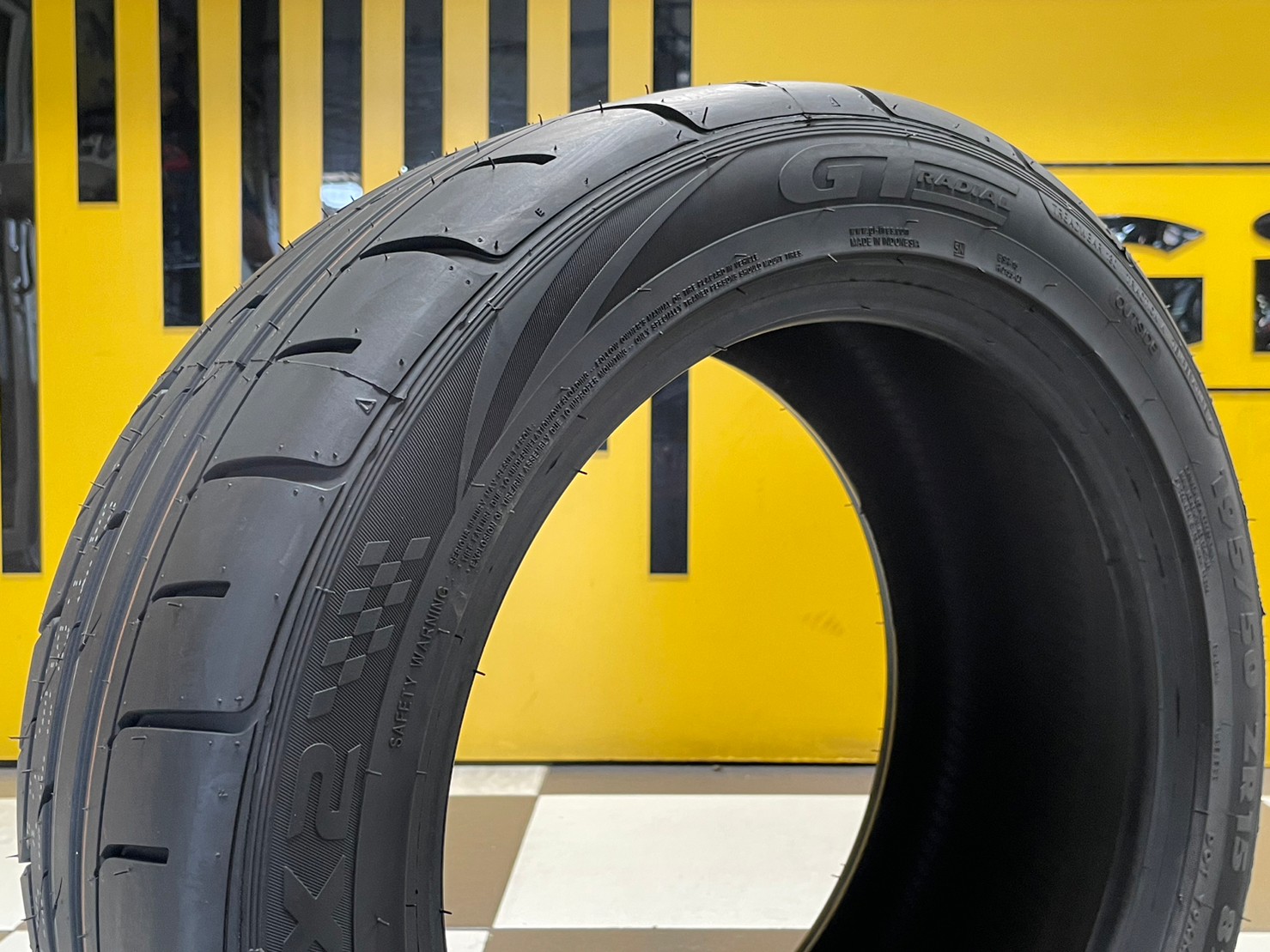 GT RADIAL CHAMPIRO SX2 195/50R15 เทรดแวร์ 180 ยางใหม่ปี2023 (4เส้น) แถมฟรีลำโพงบลูทูธ JBL แท้