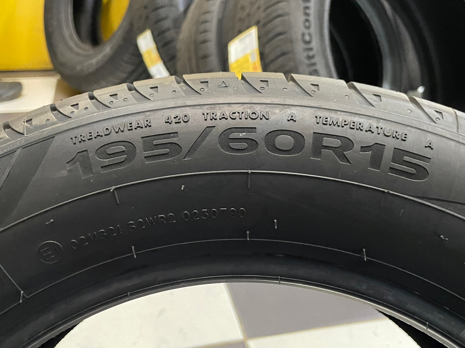 ยางใหม่GT_Radail FE2ขนาดยาง 195/60R15 ยางใหม่ปี2023