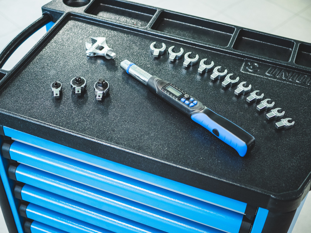 ประแจด้ามขันปอนด์ อีเล็คโทรนิค ขนาด 1/4" - 1/2" No.266 (Electronic torque wrench)