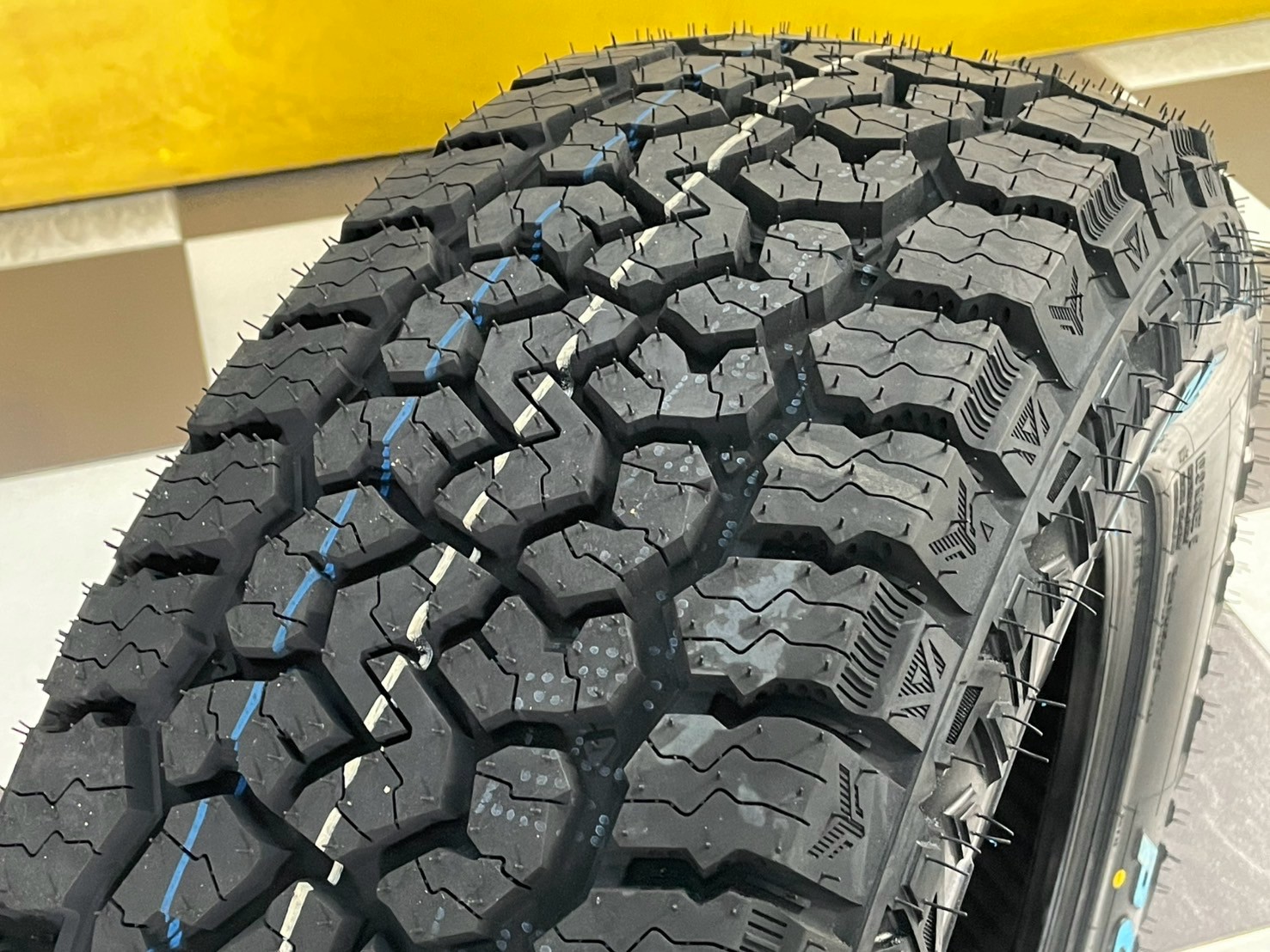 ยาง Deestone Power Cruz AT412 ขนาด 265/65R17 ยางใหม่ปี2025