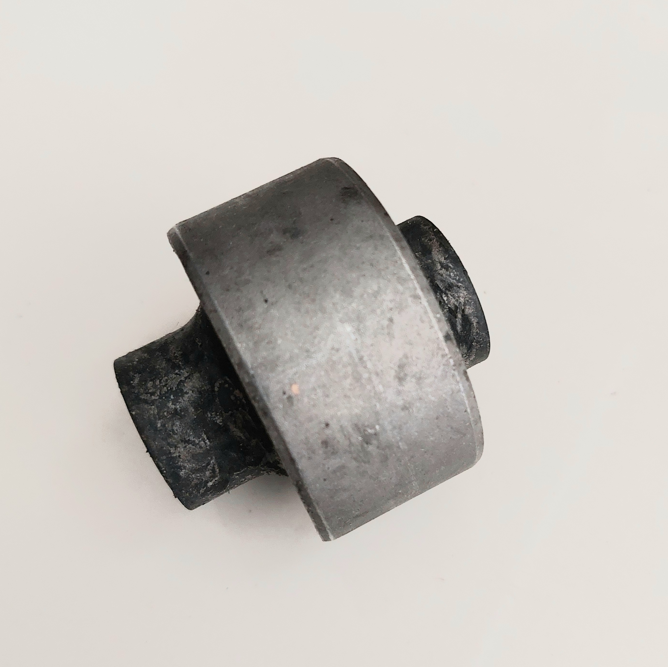 บูชปีกนกหน้า (ตัวใหญ่) MG3