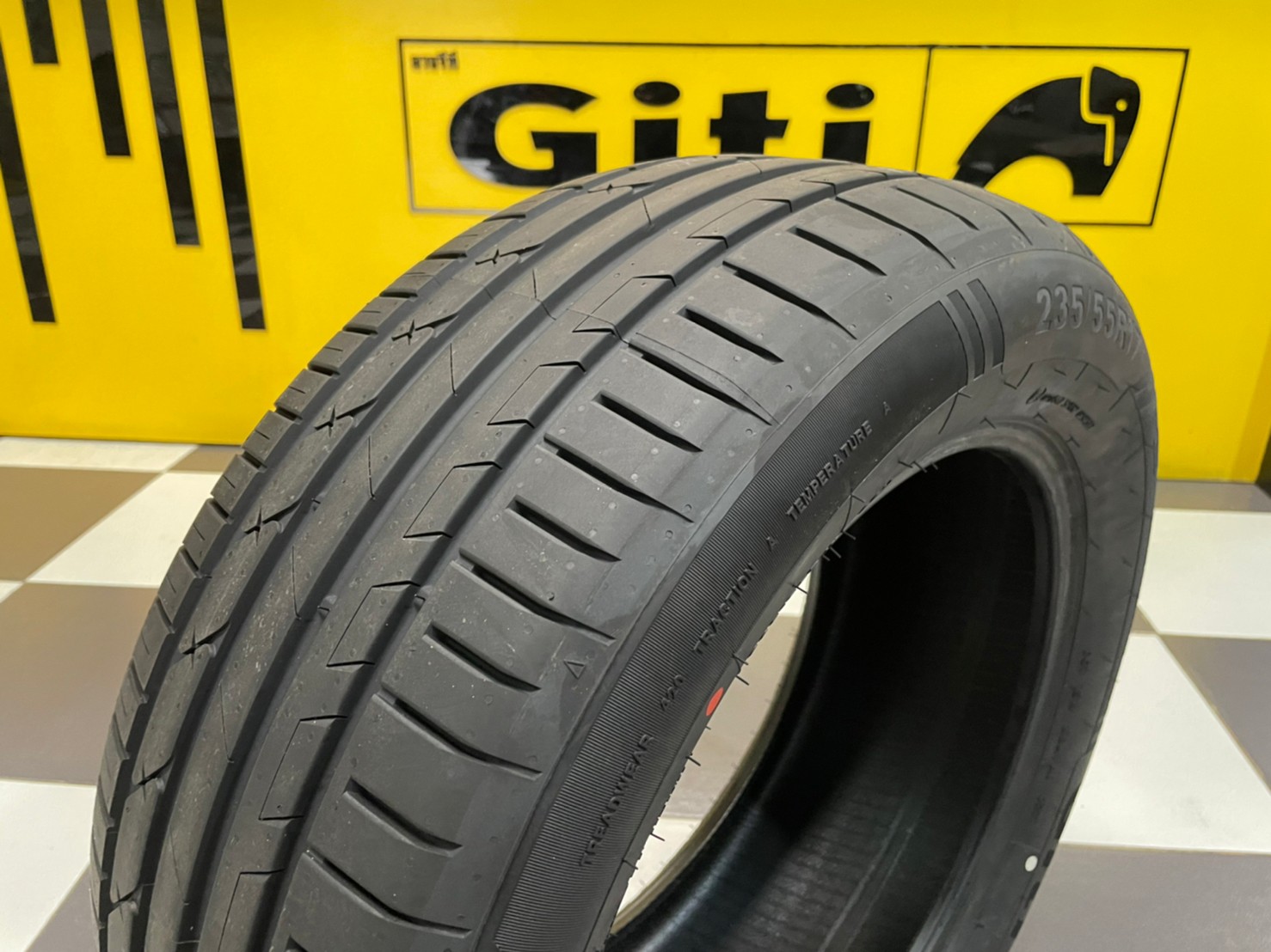 Giti Synergy H2 SUV 235/55R17 ยางใหม่ปี2022