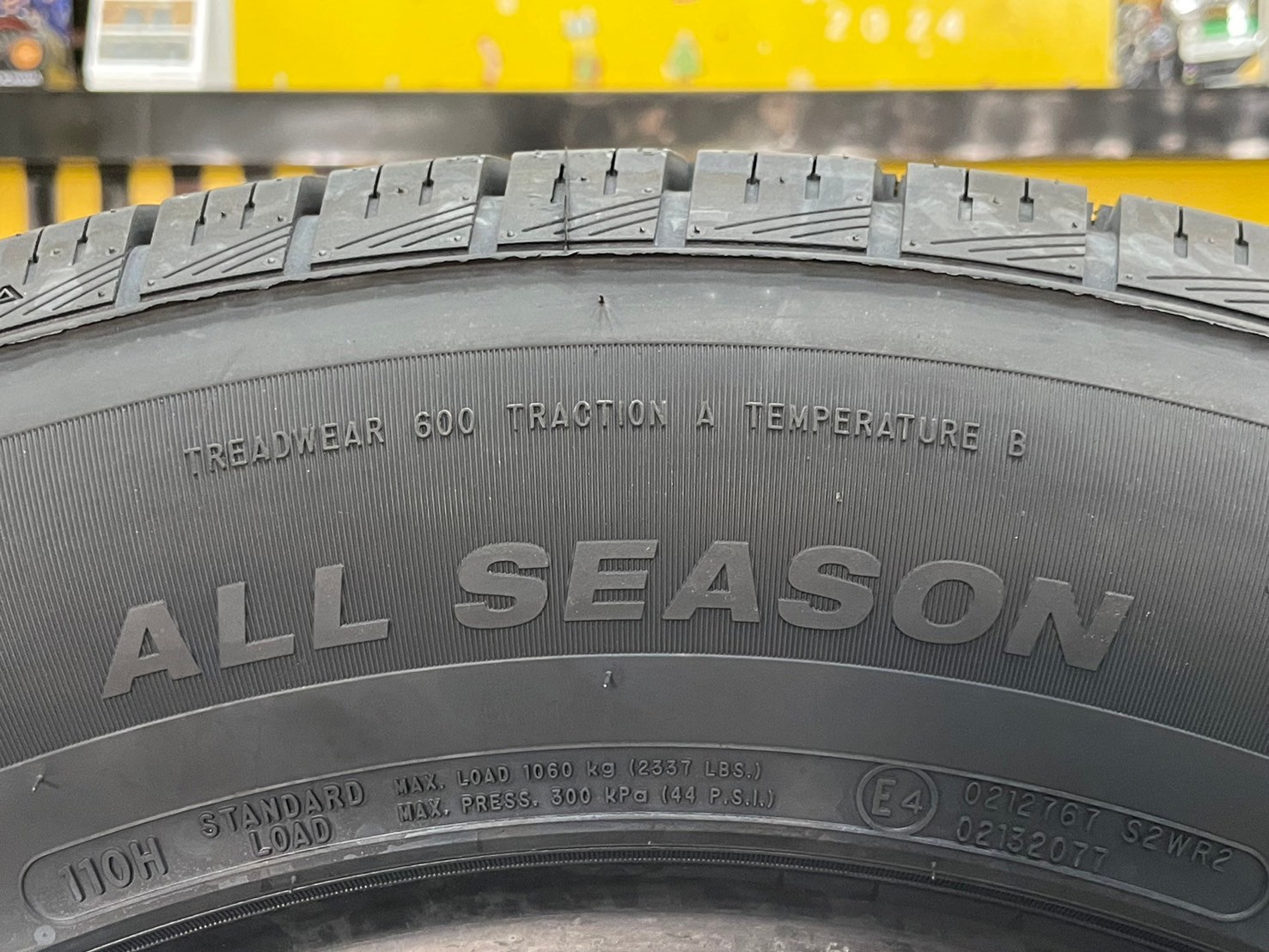 ยางใหม่Austone SP-305 265/60R18 ยางใหม่ปี2024 Made in Thailand