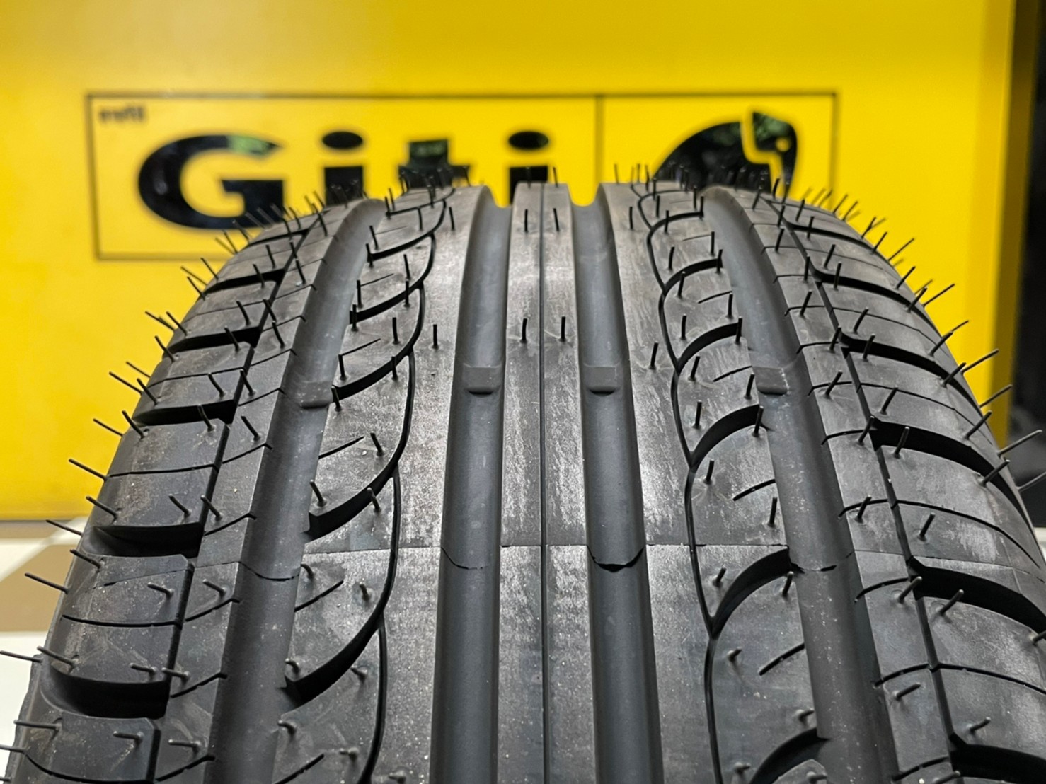 Apollo Alnac 205/60R13 ยางใหม่ปี2021