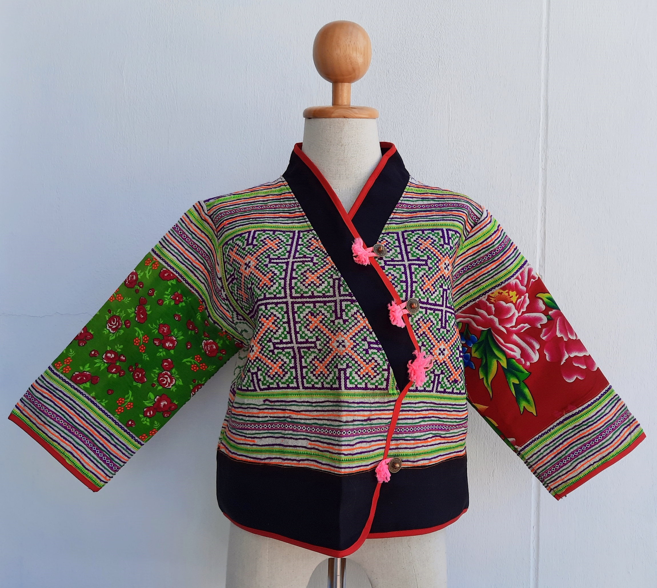 เสื้อเจ้านาง ผ้าปักมือลายโบราณ