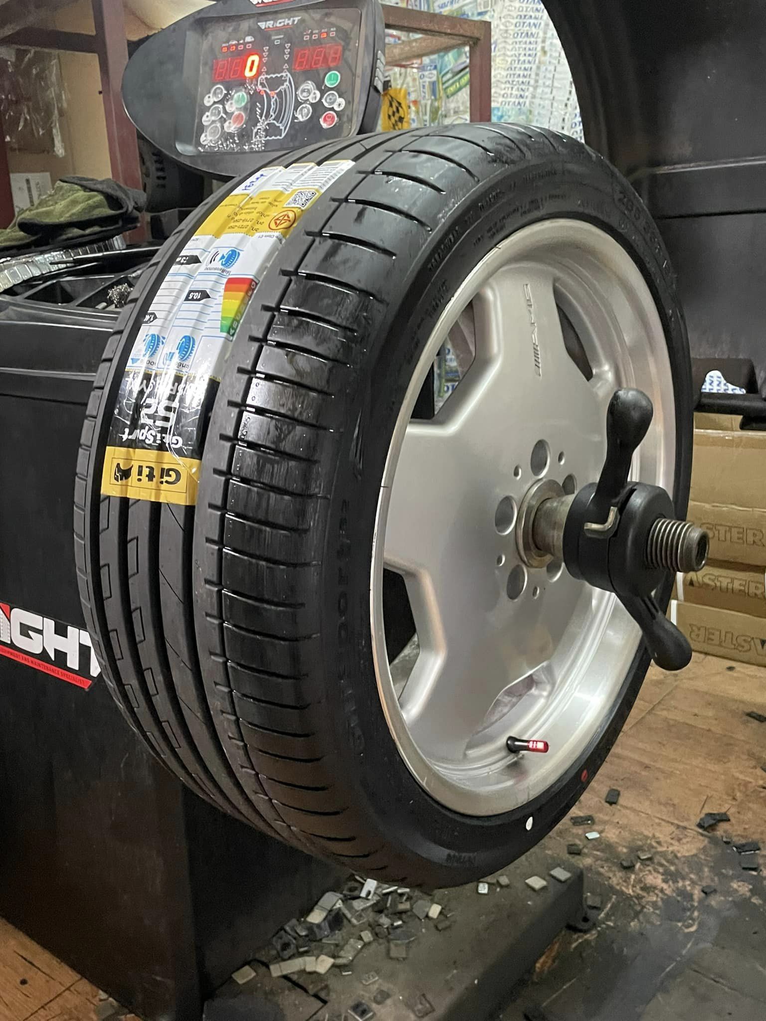 🚗#BENZ_W210🚘 🛞#ยางจีที #ยางสปอร์ตสมรรถนะการขับขี่สูง 🛞 🛞#Giti_SportS2 235/40R18🛞 🛞 #Giti_SportS2 265/35R18❤️