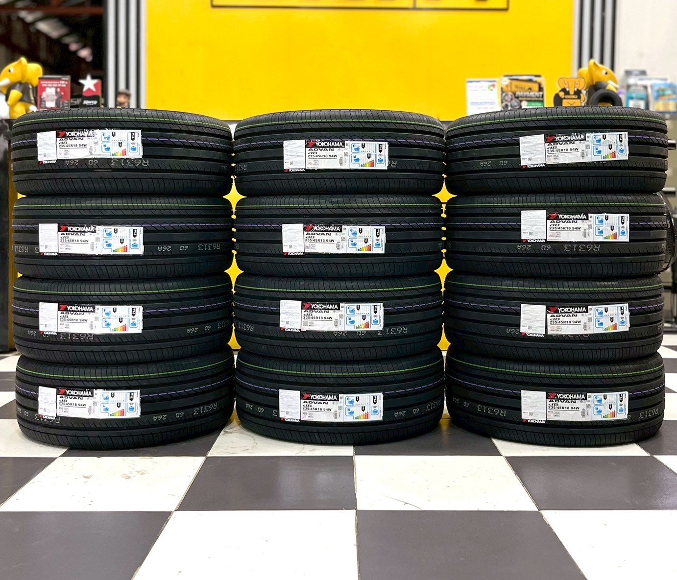 Yokohama ADVAN dB Decibel V551 ขนาด 235/45R18 ยางใหม่ปี2025