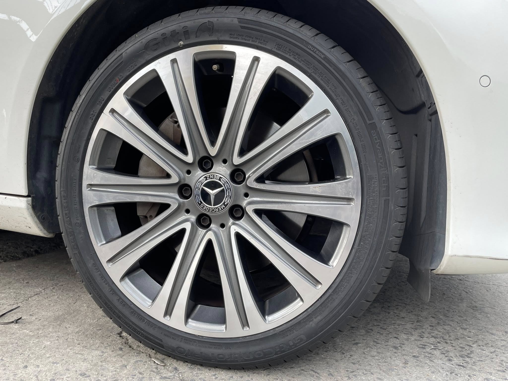 BENZ_E300e 🚘เปลี่ยนยาง 🛞🐘#GITI_ControlP10_245/40RF19 🛞 #GITI_ControlP10_275/35RF19 🛞 #RUNFLAT