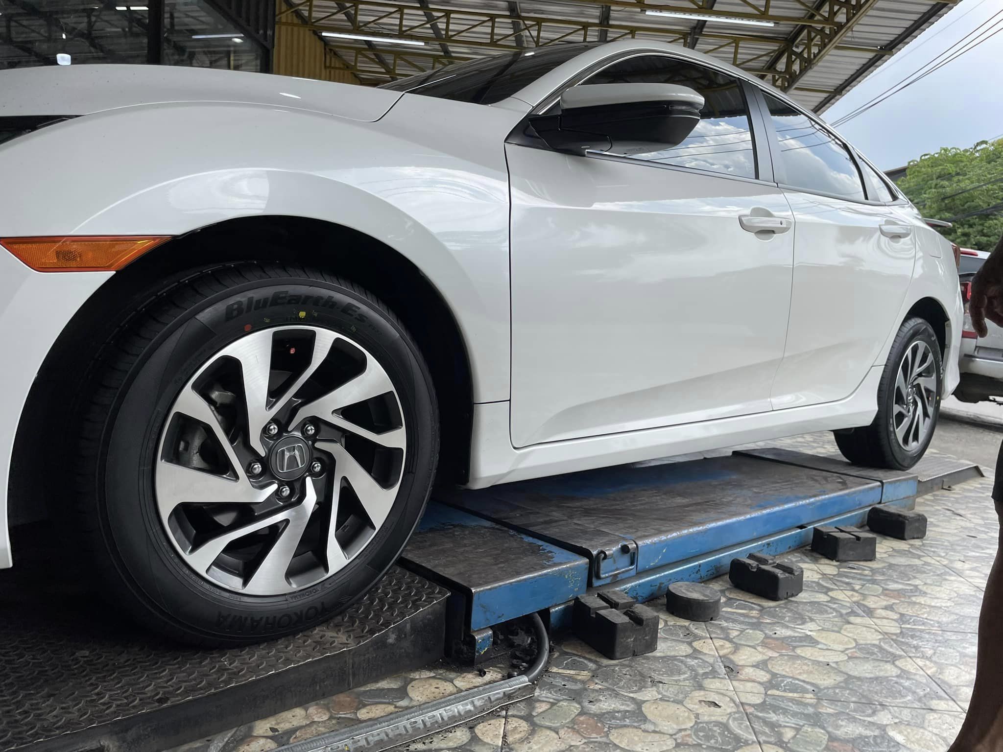 🛞❤️ #HONDA_CIVIC 🚘 เปลี่ยนยาง💫 🐘#YOKOHAMA_BluEarth-EsES32_215/56R16