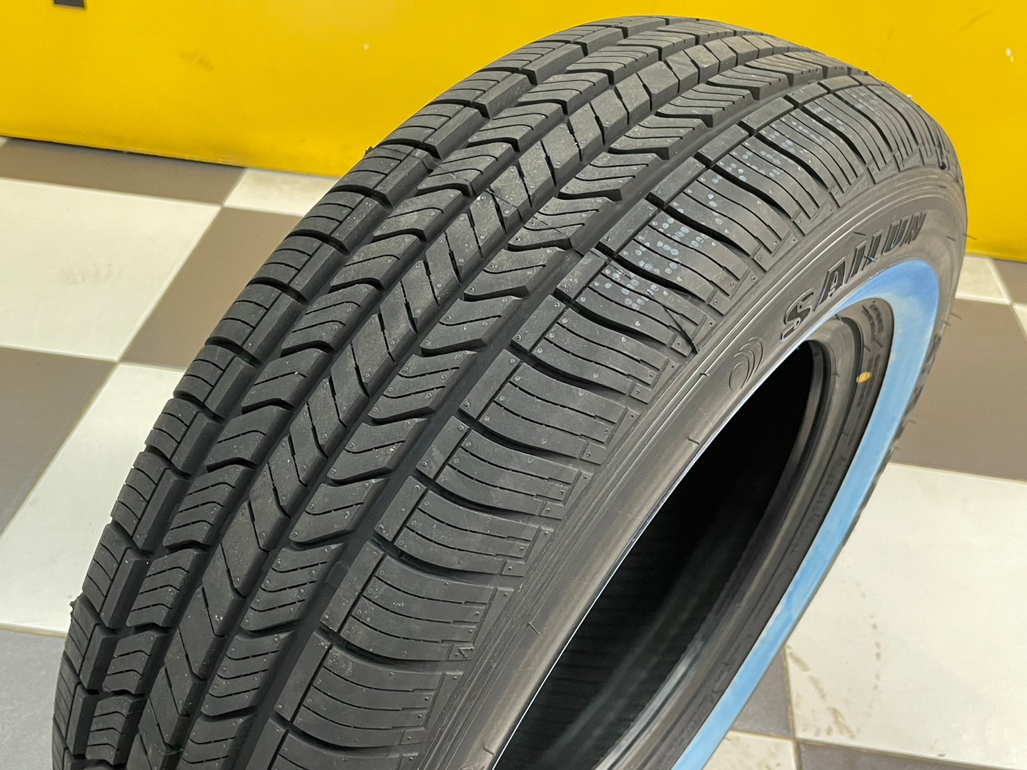 ยางขอบขาวแท้ 🔥 🛞SAILUN ATREZZO TOURING🛞 205/70R15