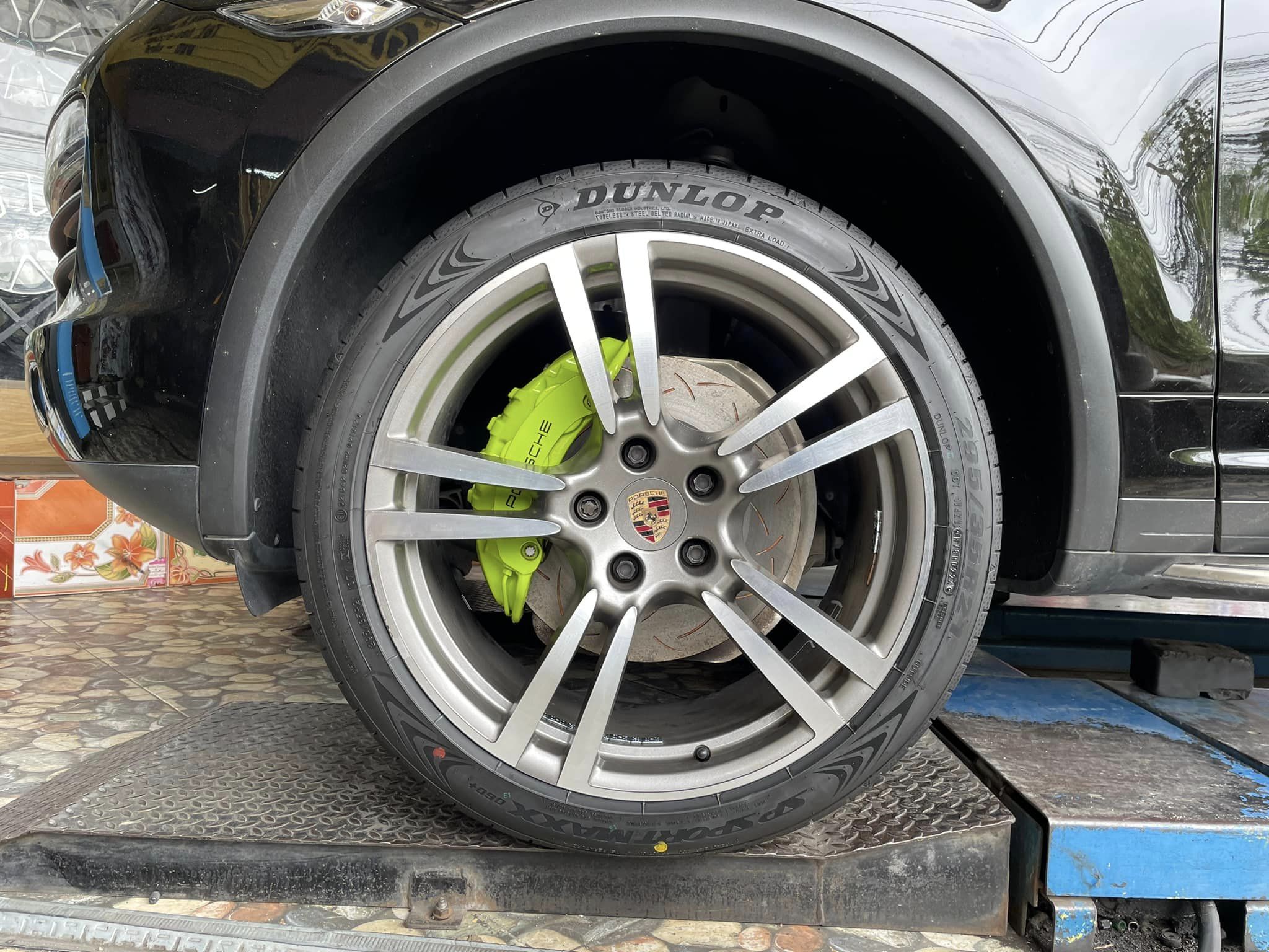 #PORSCHE_CAYENNE🚘❤️💫 🛞🐘#DUNLOP #SP #SPORT #MAXX060+