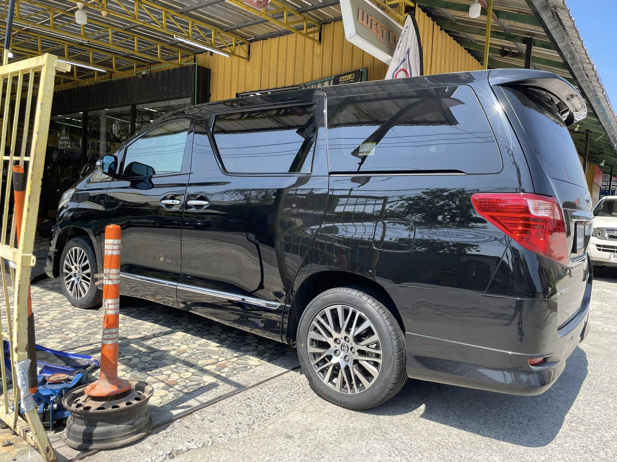 🚘 #TOYOTA_ALPHARD🛞เปลี่ยนยาง #OTANI #KC2000 235/50R18
