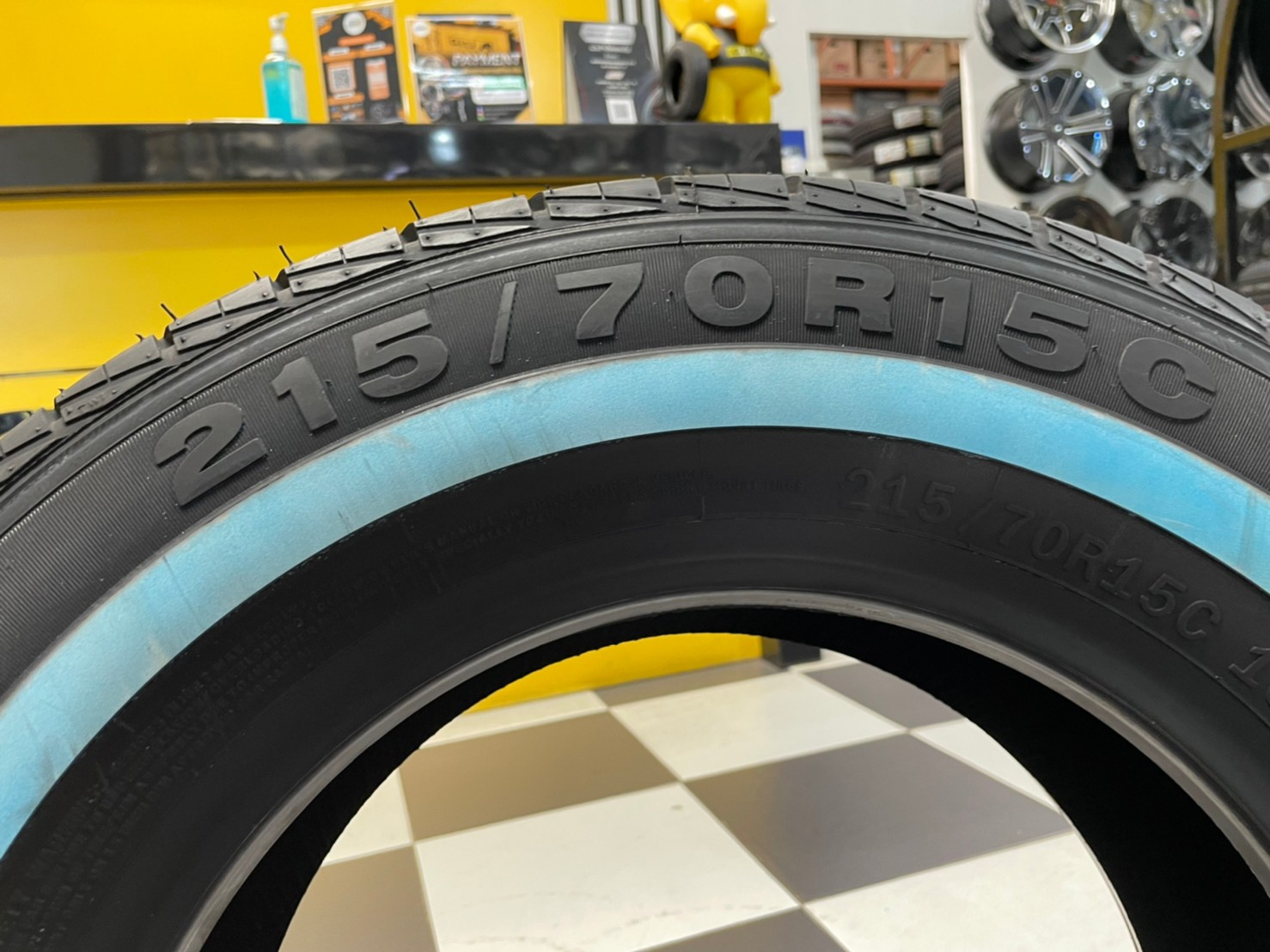 ยางขอบขาวแท้Atlas R772 215/70R15 ยางใหม่ปี2022