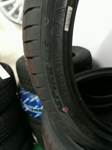 ยางใหม่ Apollo 235/35/R19 ยางคุณภาพดีราคาถูกเพียงเส้นละ 2,650บาท พร้อมเปลี่ยนใส่ถ่วงล้อเปลี่ยนจุ๊บลมใหม่ฟรี