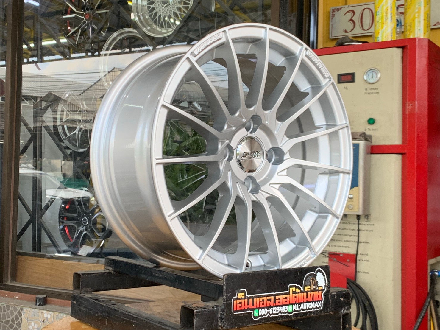 ล้อแม็กขอบ15 Model 355งานไทย SSW 4รู100 กว้าง7 ออฟ38 สีซิลเวอร์