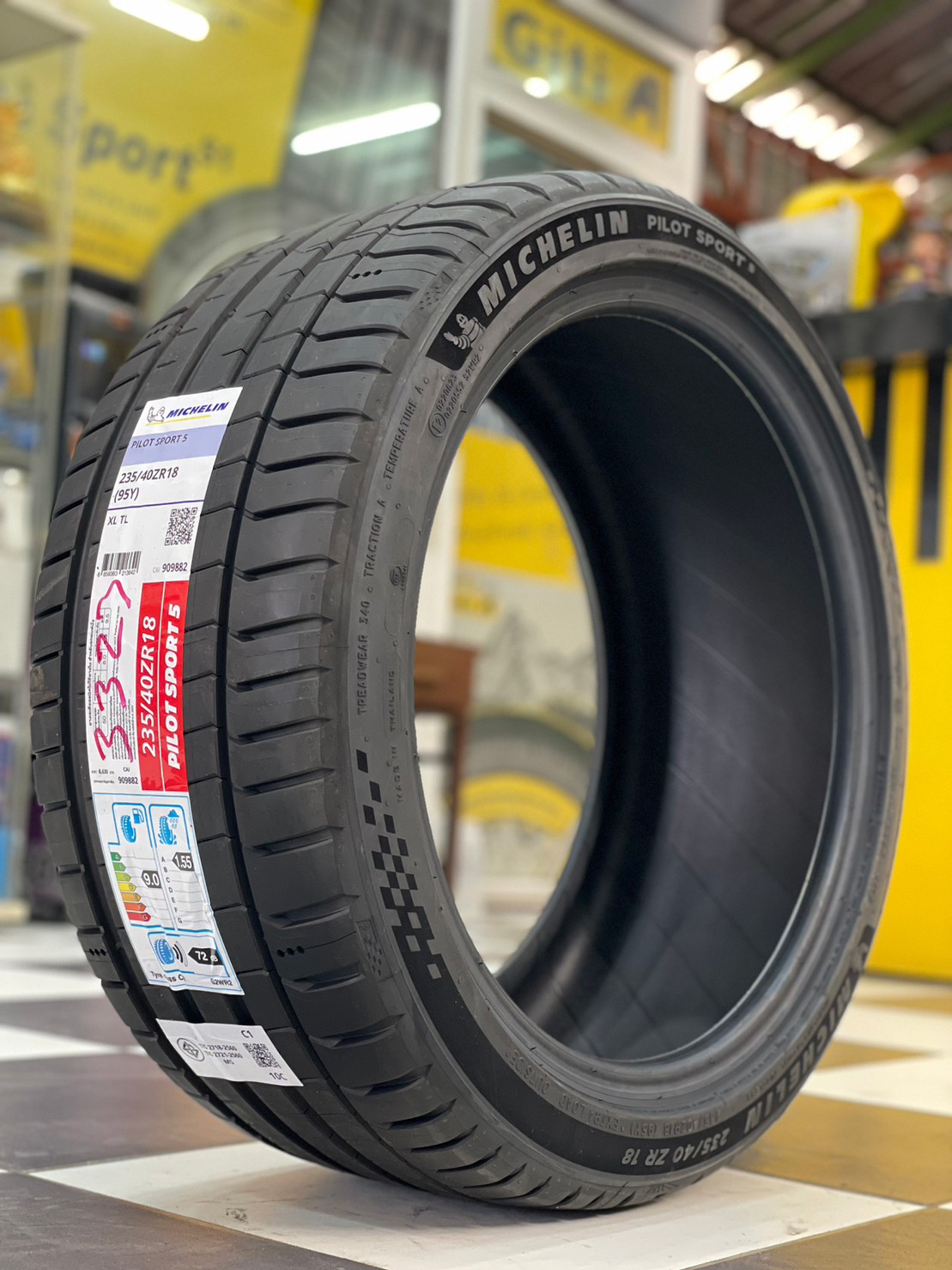 MICHELIN PILOT SPORT 5 235/40R18 ยางใหม่ปี2023 - เอ็ม.แอล.ออ