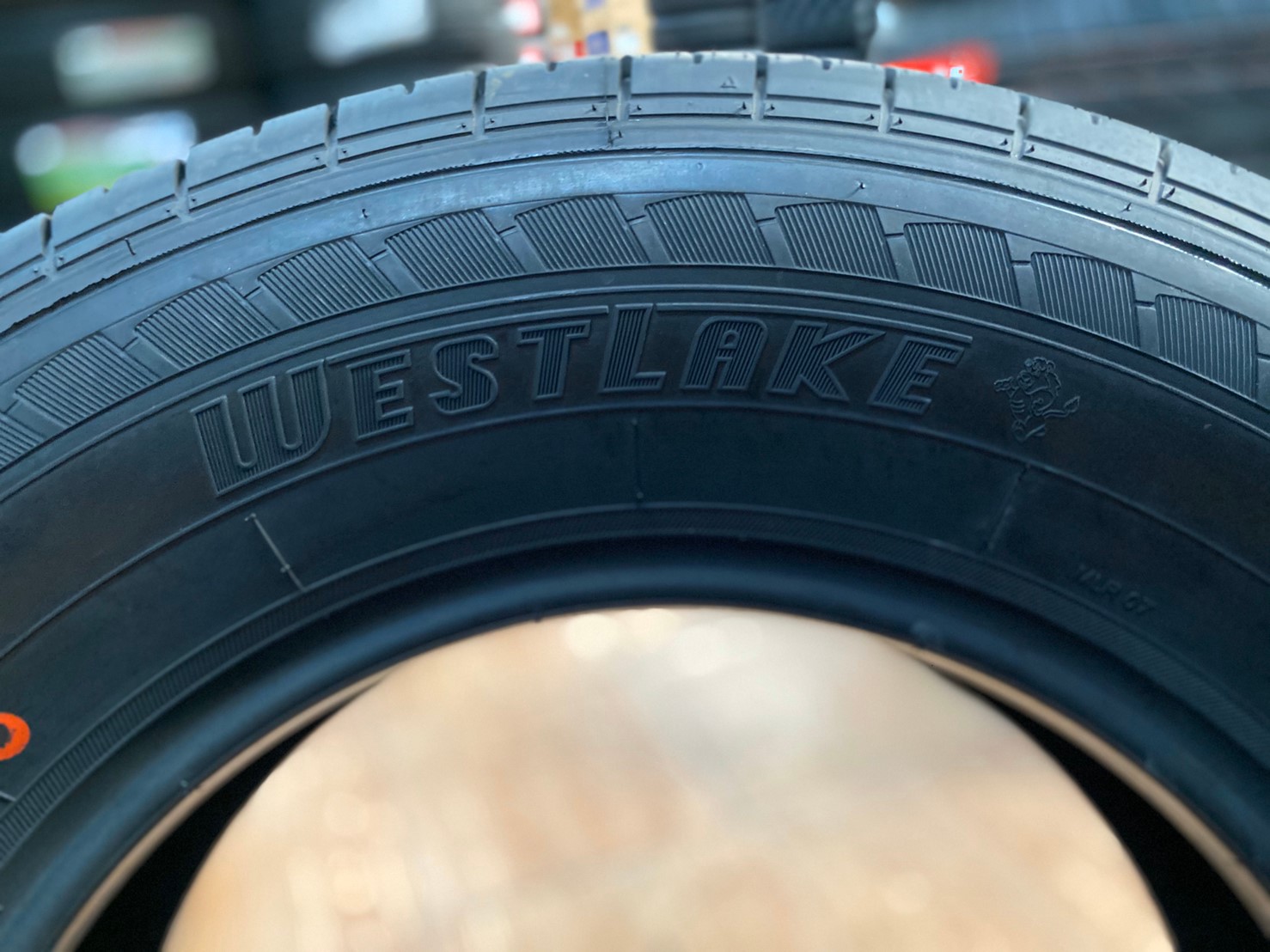 215/70R15 รุ่น SC328 ยี่ห้อ WESTLAKE ยางรถกะบะ คุณภาพสุดคุ้มพร้อมติดตั้งฟรี