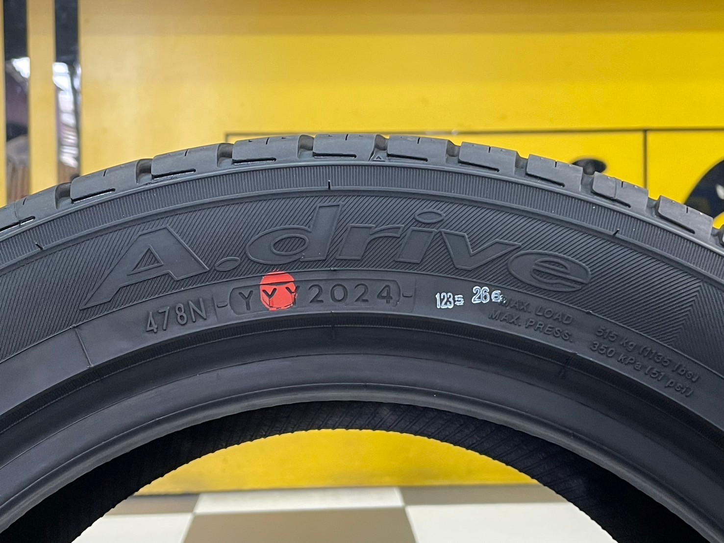 ยางใหม่โยโกฮาม่า YOKOHAMA A.Drive AA01 195/55R15 ยางใหม่ปี2024