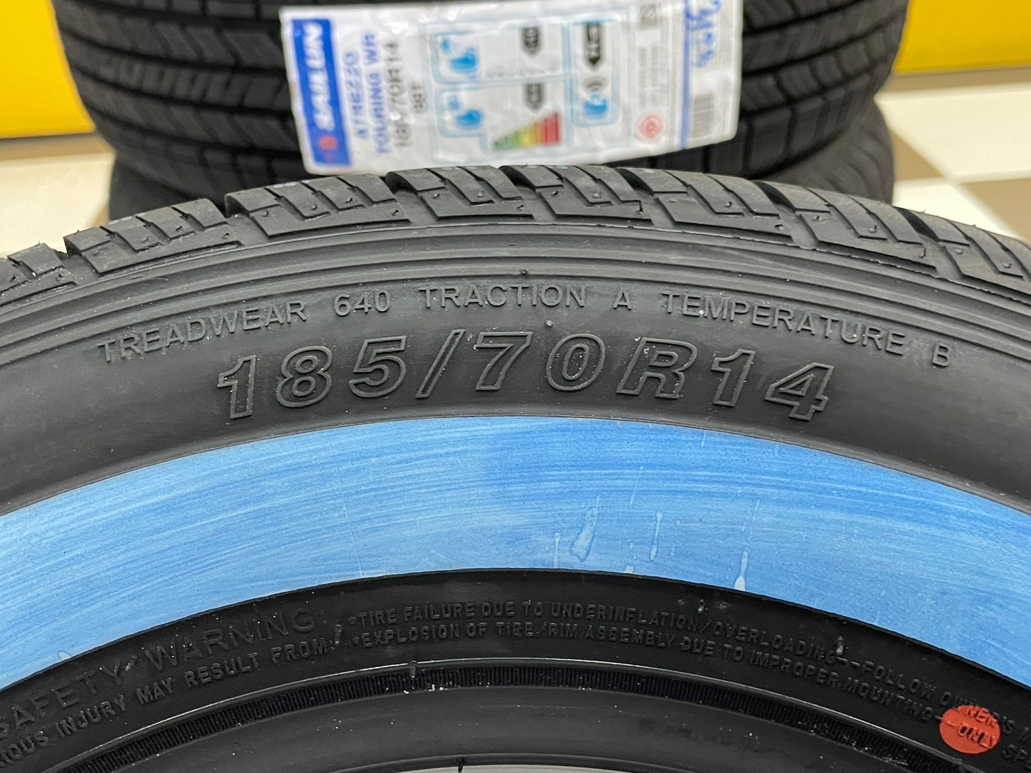 ยางใหม่ขอบขาว SAILUN 185/70R14 ยางใหม่ปี2023