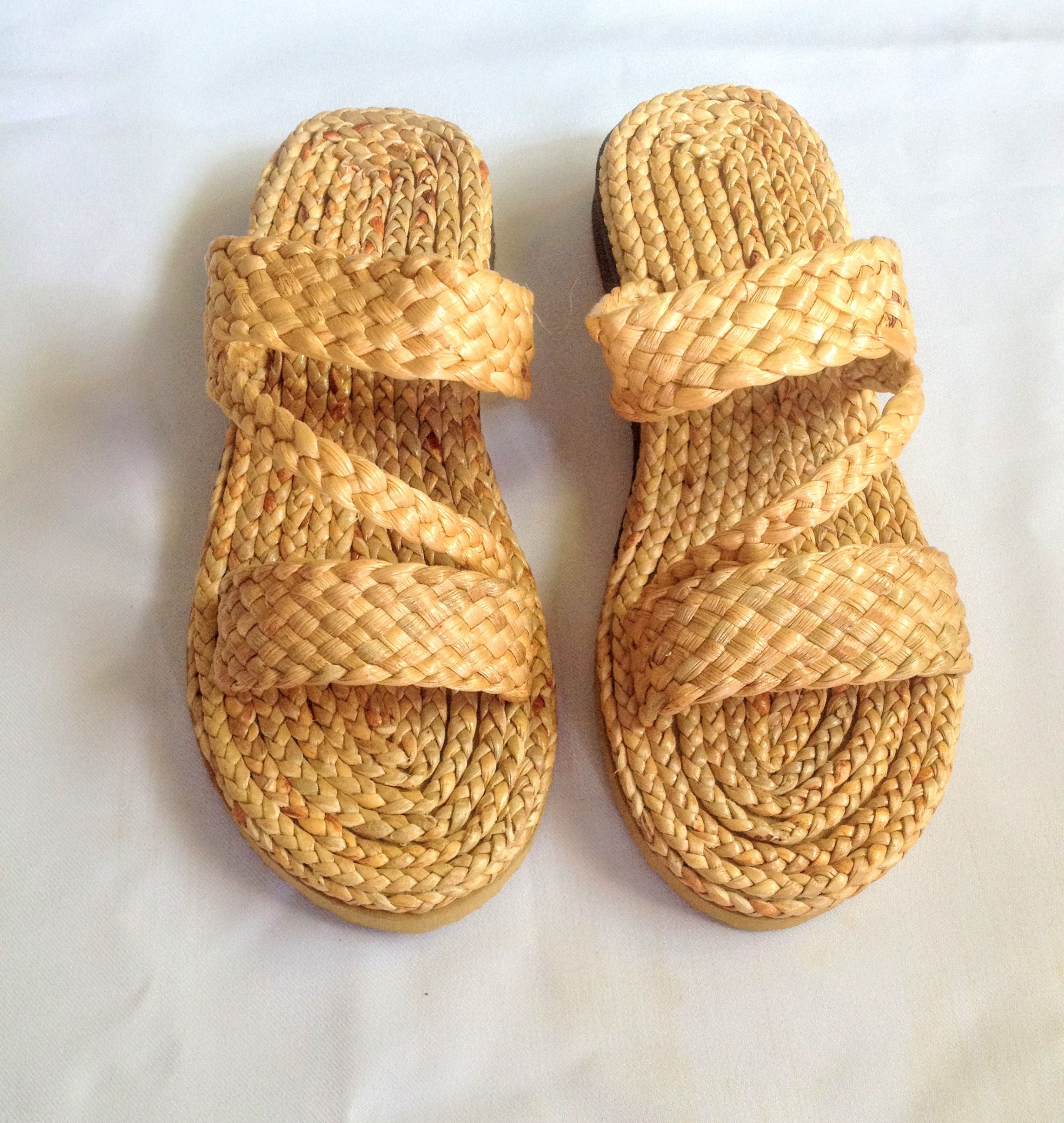 BSS409W :รองเท้าสานผักตบชวา ราคาส่ง 1โหล 12คู่