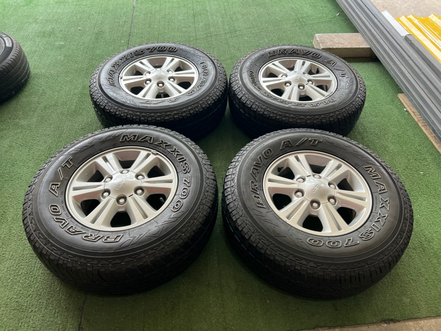 ล้อ ISUZU พร้อมยาง Maxxis 30x9.5/R15 ปี10