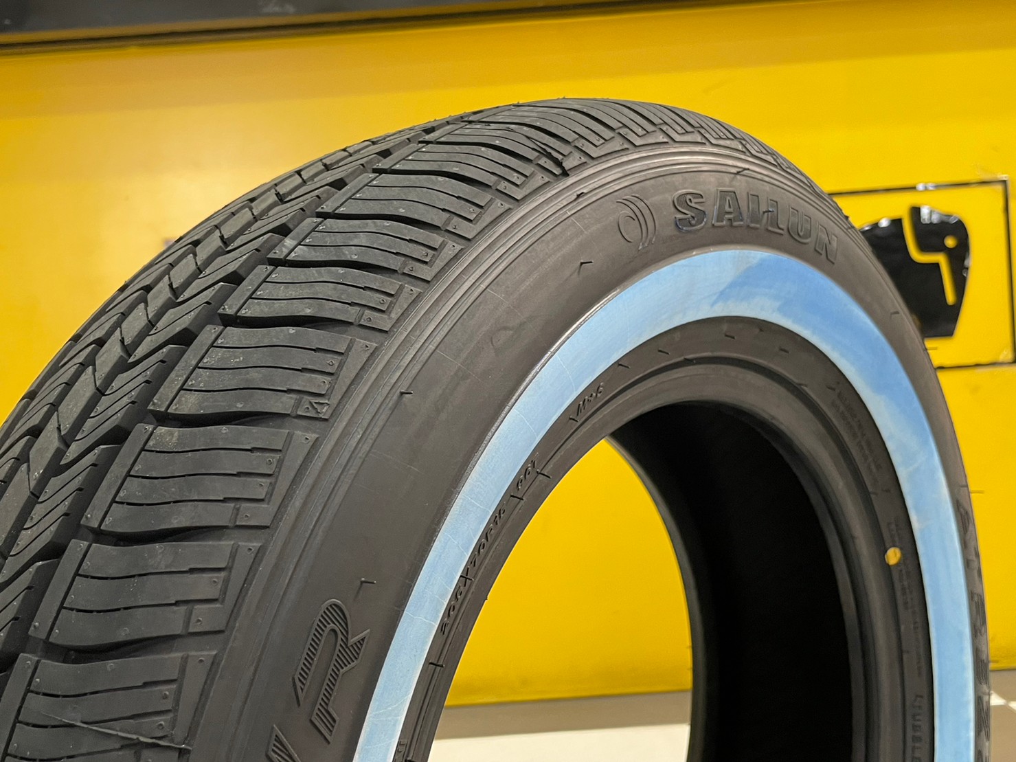 ยางขอบขาวแท้ 🔥 🛞SAILUN ATREZZO TOURING🛞 205/70R15