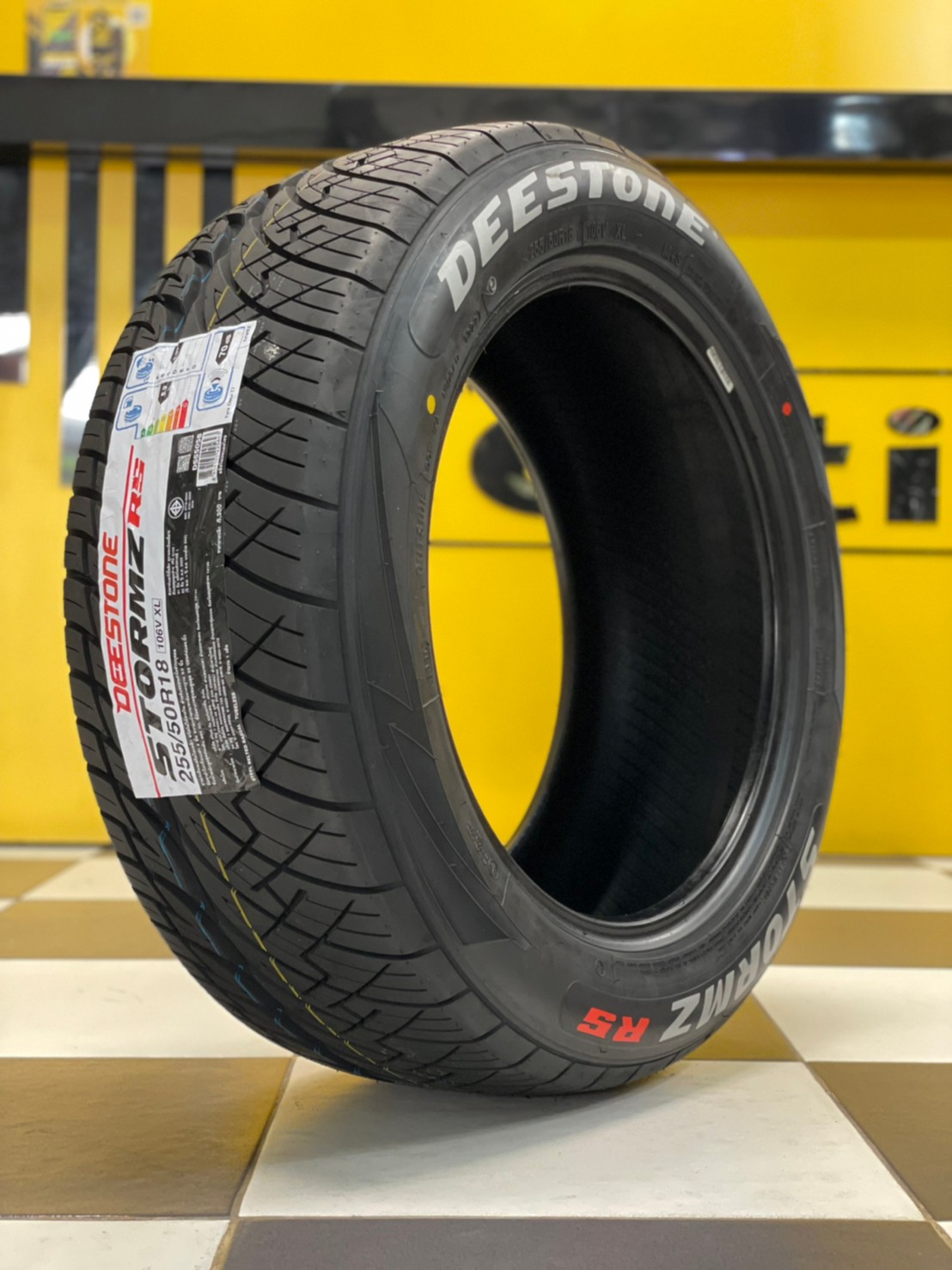 255/50R18 DEESTONE STORMZ RS ยางใหม่สปอร์ตลายซิ่ง ยางใหม่ล่าสุด แก้มขาว ยางสัญชาติไทย Made in Thailand ยางใหม่ปี2022