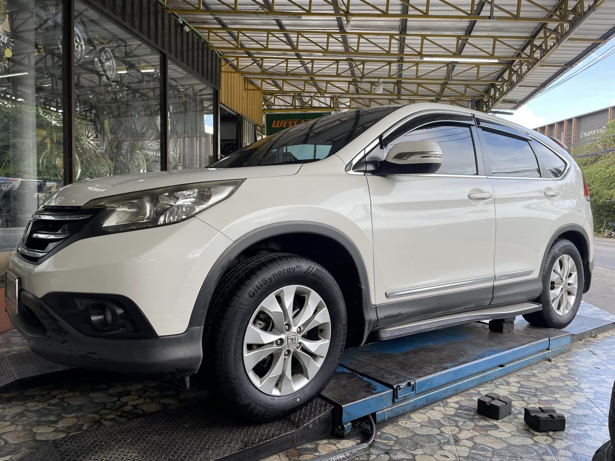 HONDA CRV เปลี่ยนยาง GITI SYNERGYH 2 225/65R17