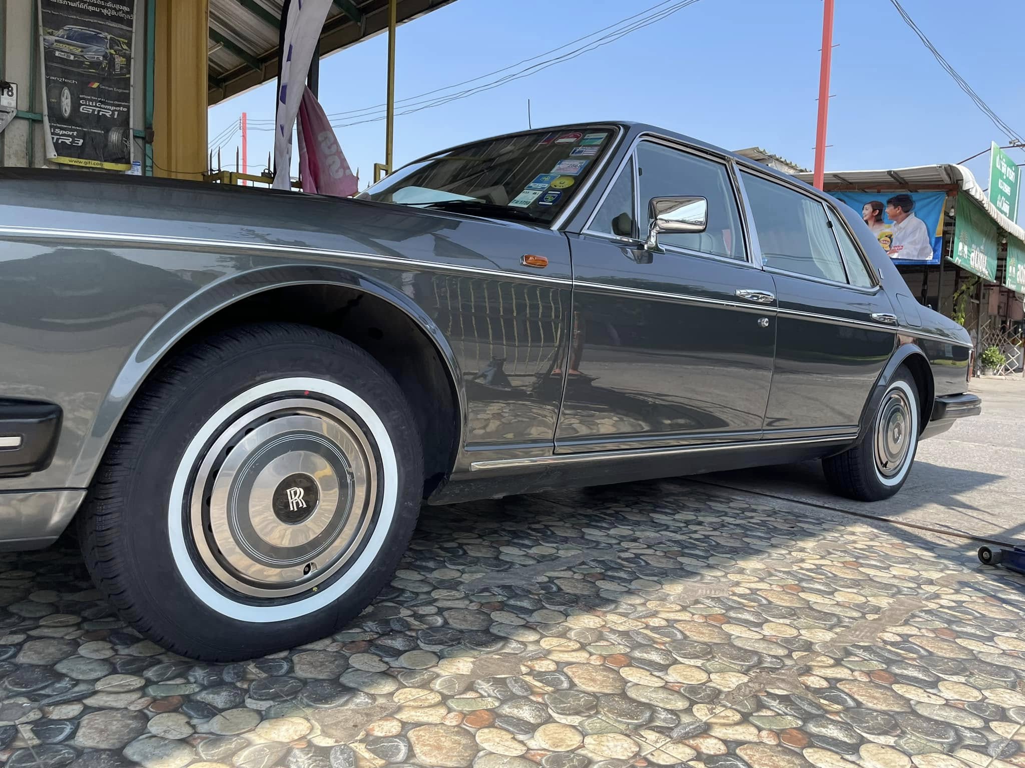🚘 #ROLLS_ROYCE_SILVER_SPUR 🛞 #SAILUN_ยางขอบขาว 235/75R15