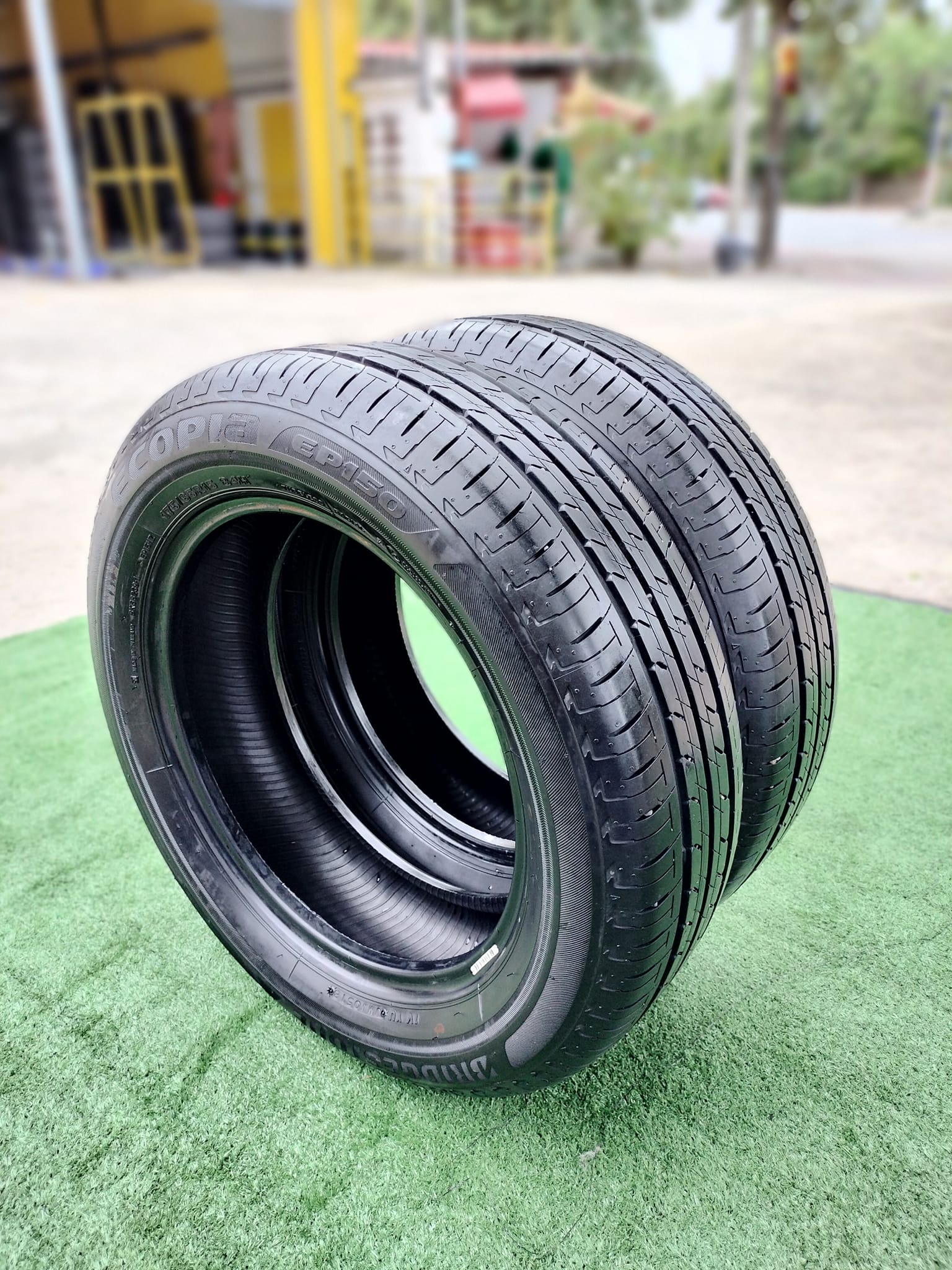 ยางมือ2 สภาพดีขอบ15 ยี่ห้อ Bridgestone EP150 175/65R15