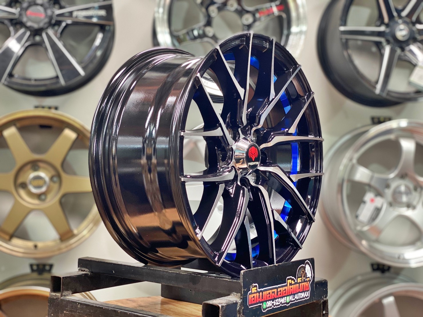 ล้อแม็กขอบ15 Made In Thailand Predator PD17 15x7 ET35 8x100/114.3 สีดำหน้ากลึงเงาอันเดอร์คัตสีฟ้า