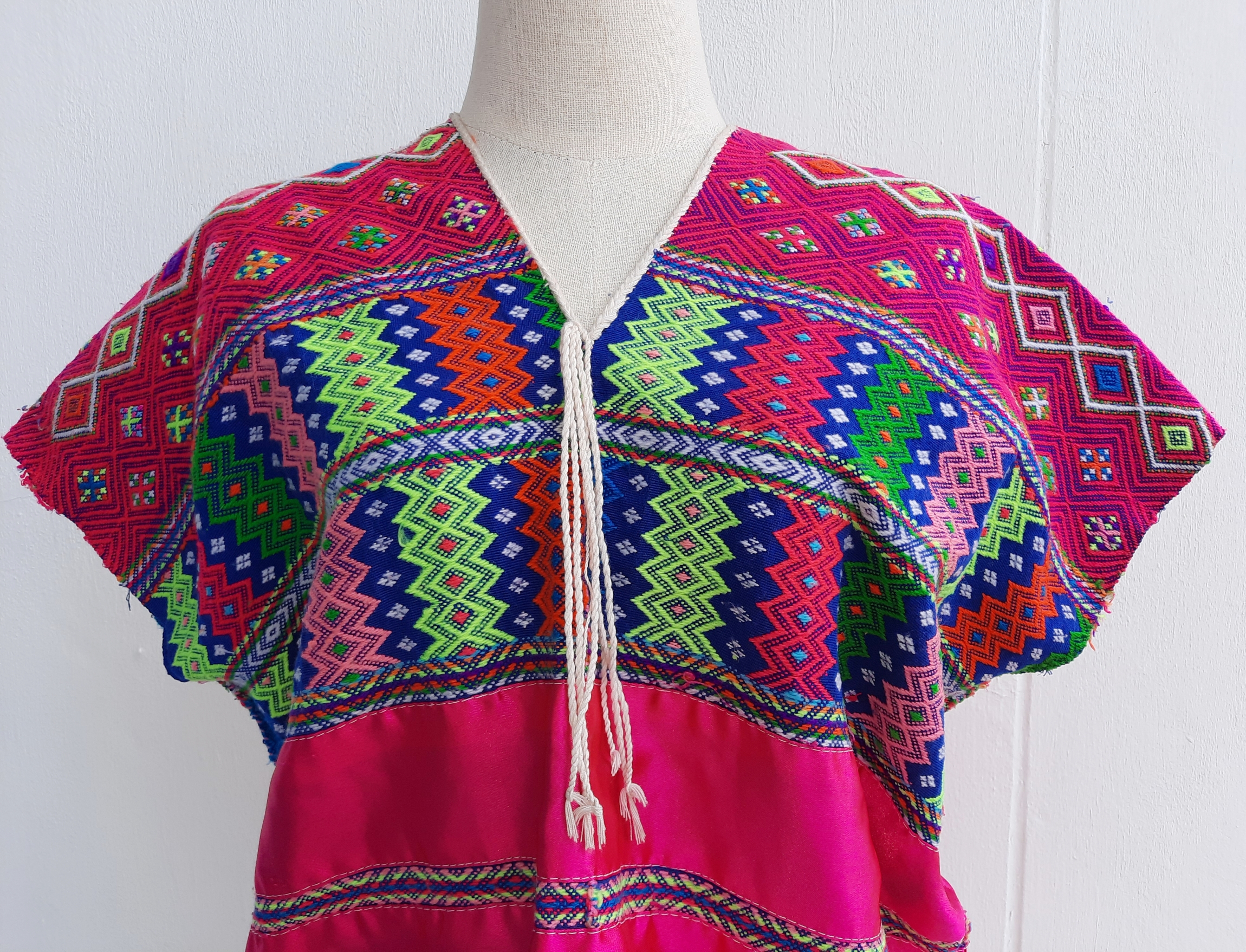 เสื้อกะเหรี่ยงโป สีสวยสด (ผ้าใหม่)