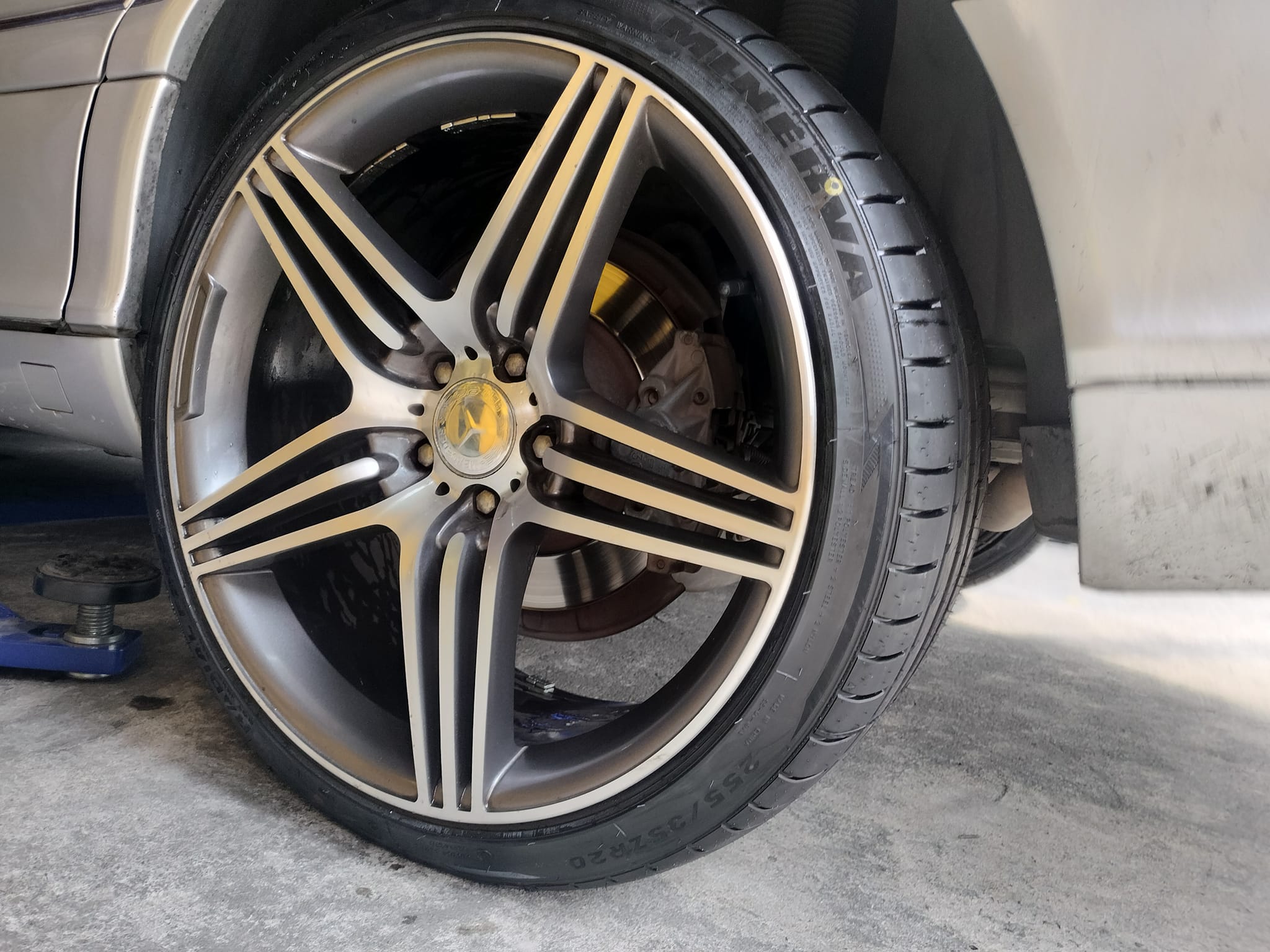 MINERVA F205 255/35R20