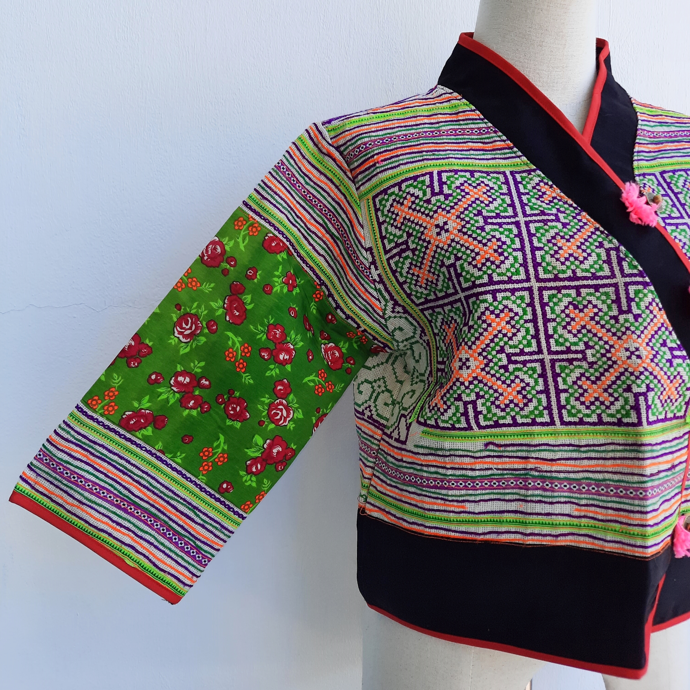 เสื้อเจ้านาง ผ้าปักมือลายโบราณ