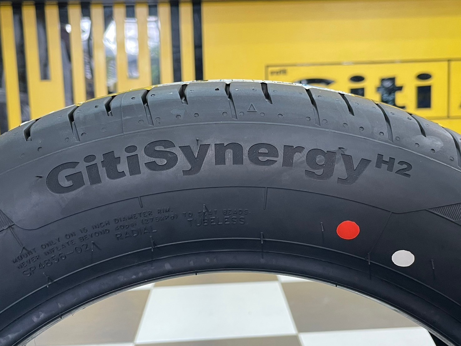 Giti Synergy H2 195/55R15 ยางใหม่ปี2024
