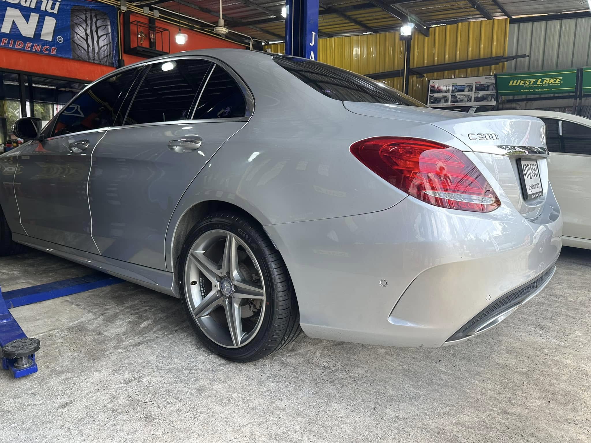 🚘 #Mercedes_Benz_C300 🛞#GITI #Runflat #ยางจีที #รันแฟลต GITI Control P10 225/45RF18 GITI Control P10 245/40RF18