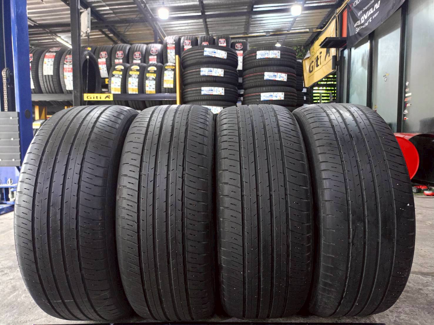 DUNLOP SP SPORT MAXX050 ขนาดยาง 255/45R20 ยางปี 2023 (4เส้น)
