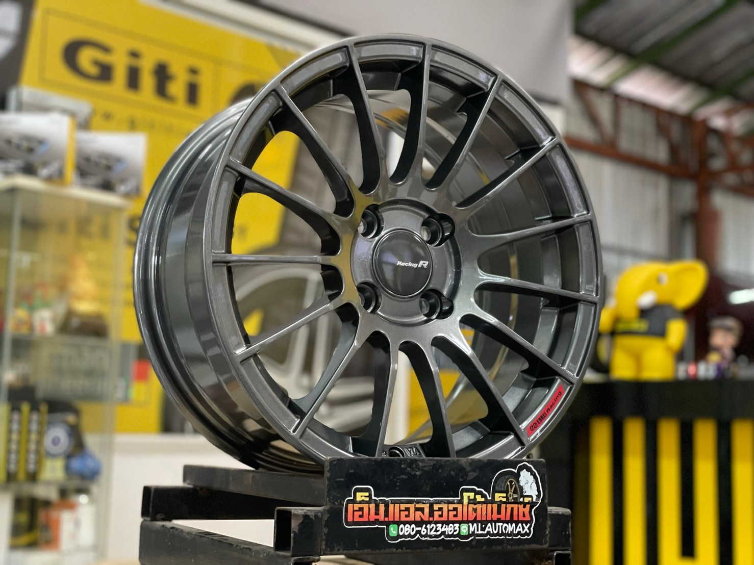 ล้อแม็กซ์ใหม่ขอบ15 RS05RR สีเทากันหน้าเงา กว้าง7ออฟ35 4รู100 SSW