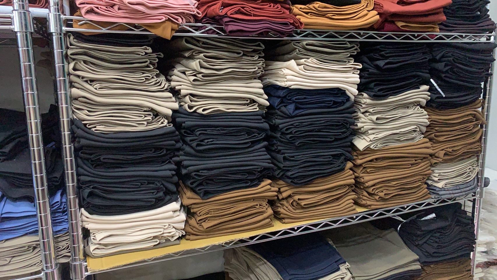 กางเกงขายาวผู้หญิงเอวสูง 7 ส่วน ซิปข้าง ขอบเอวหลบ ผ้าดับเบิ้ลซาติน ยืด หนา นิ่ม น่ารัก