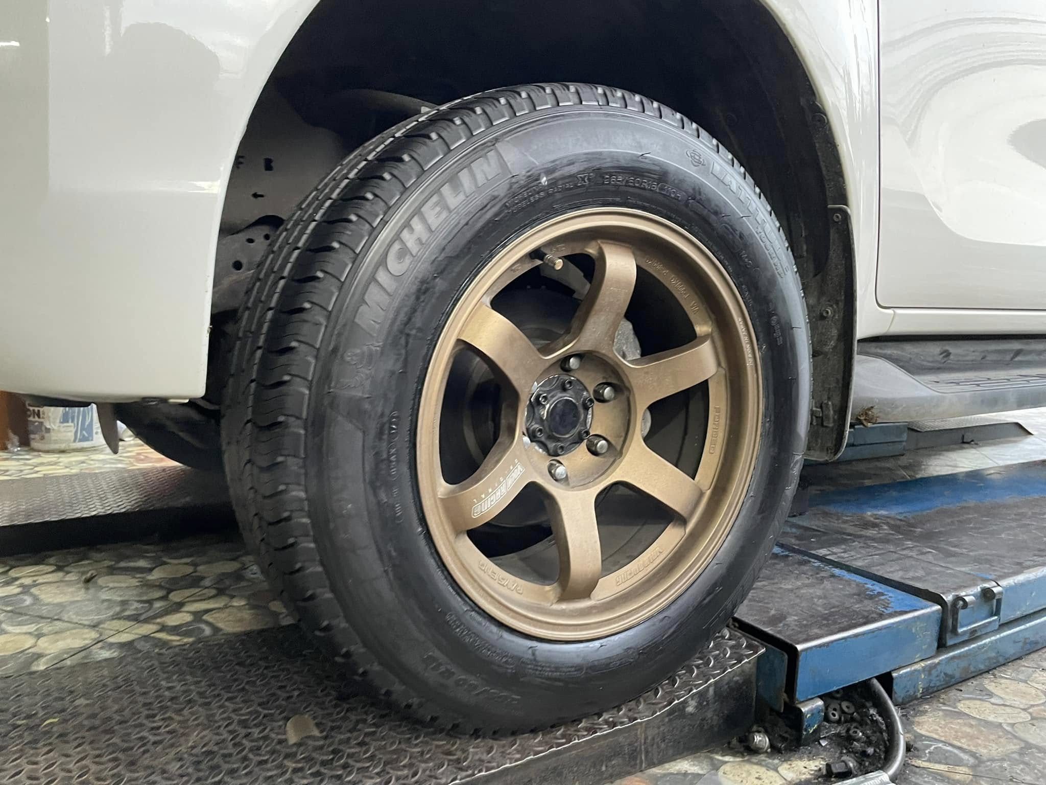 🛞❤️ #TOYOTA_REVO 🚘เปลี่ยนยาง #MICHELIN #LATITUDE #TOUR HP 265/60R18