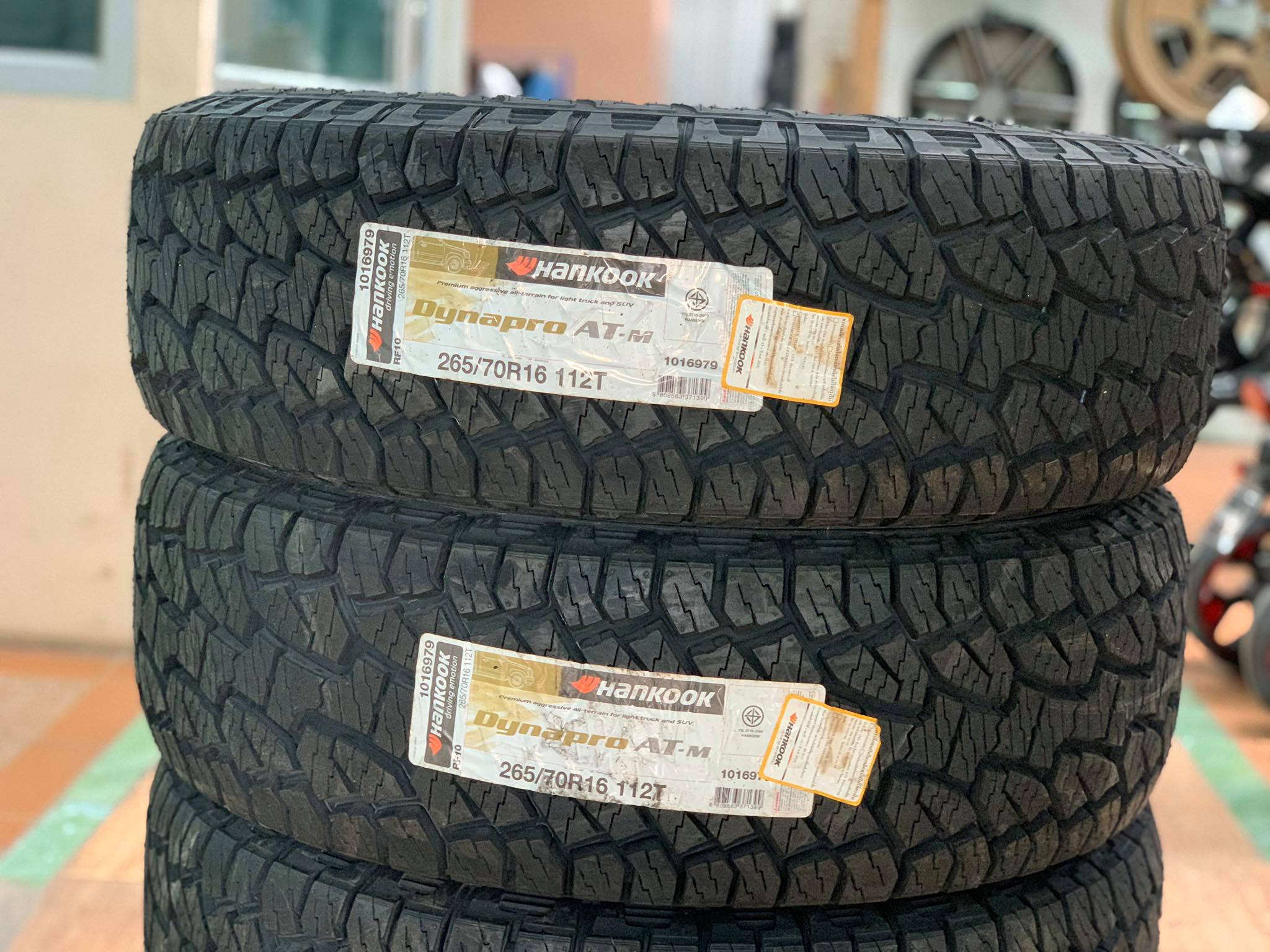 Hankook DynaproAT-M 265/70R16 ยางAll Terrain ตัวหนังสือสีขาว