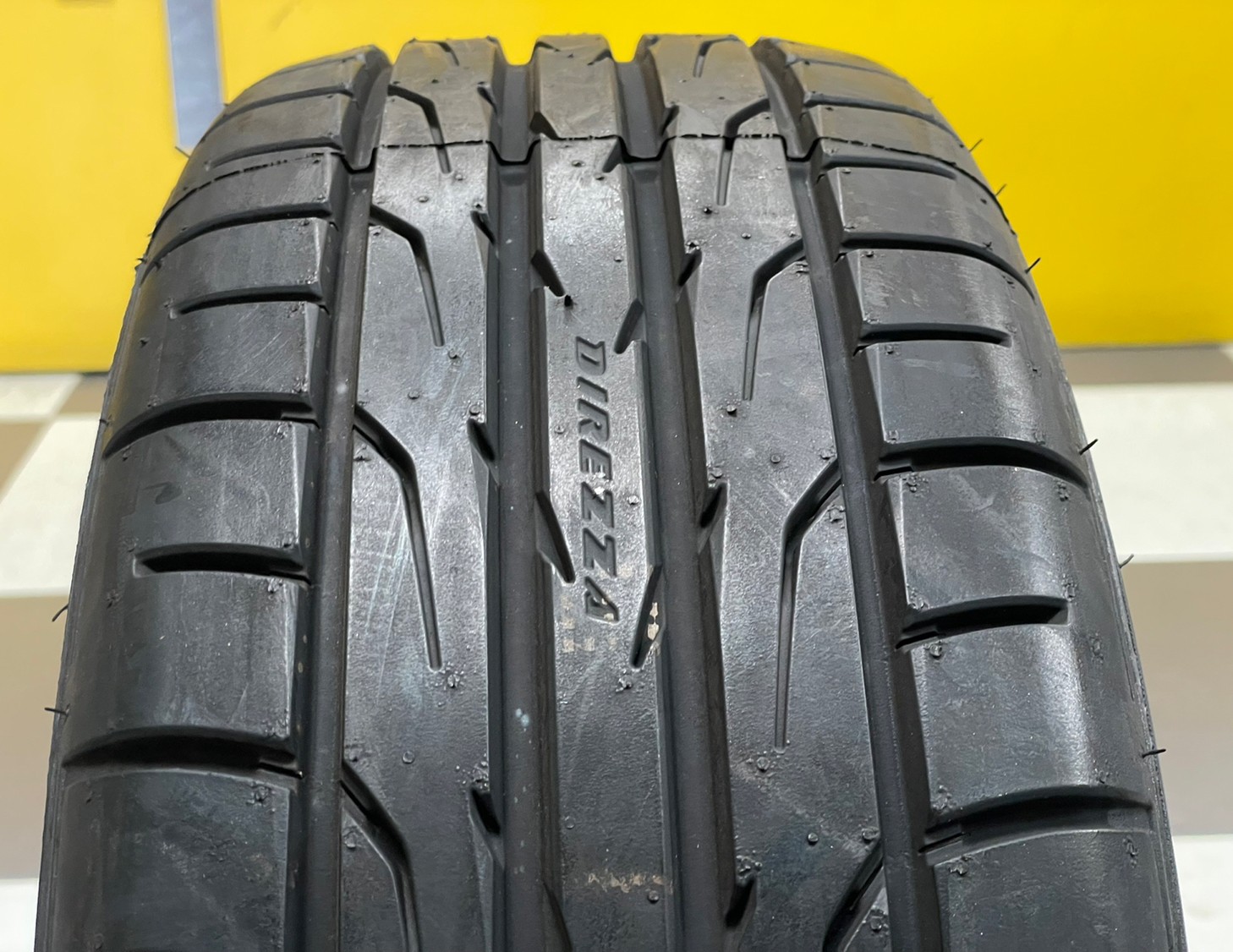 195/55R15 DUNLOP DZ102 ยางใหม่ปี20 ราคาพิเศษ ติดตั้งฟรี จัดส่งฟรี