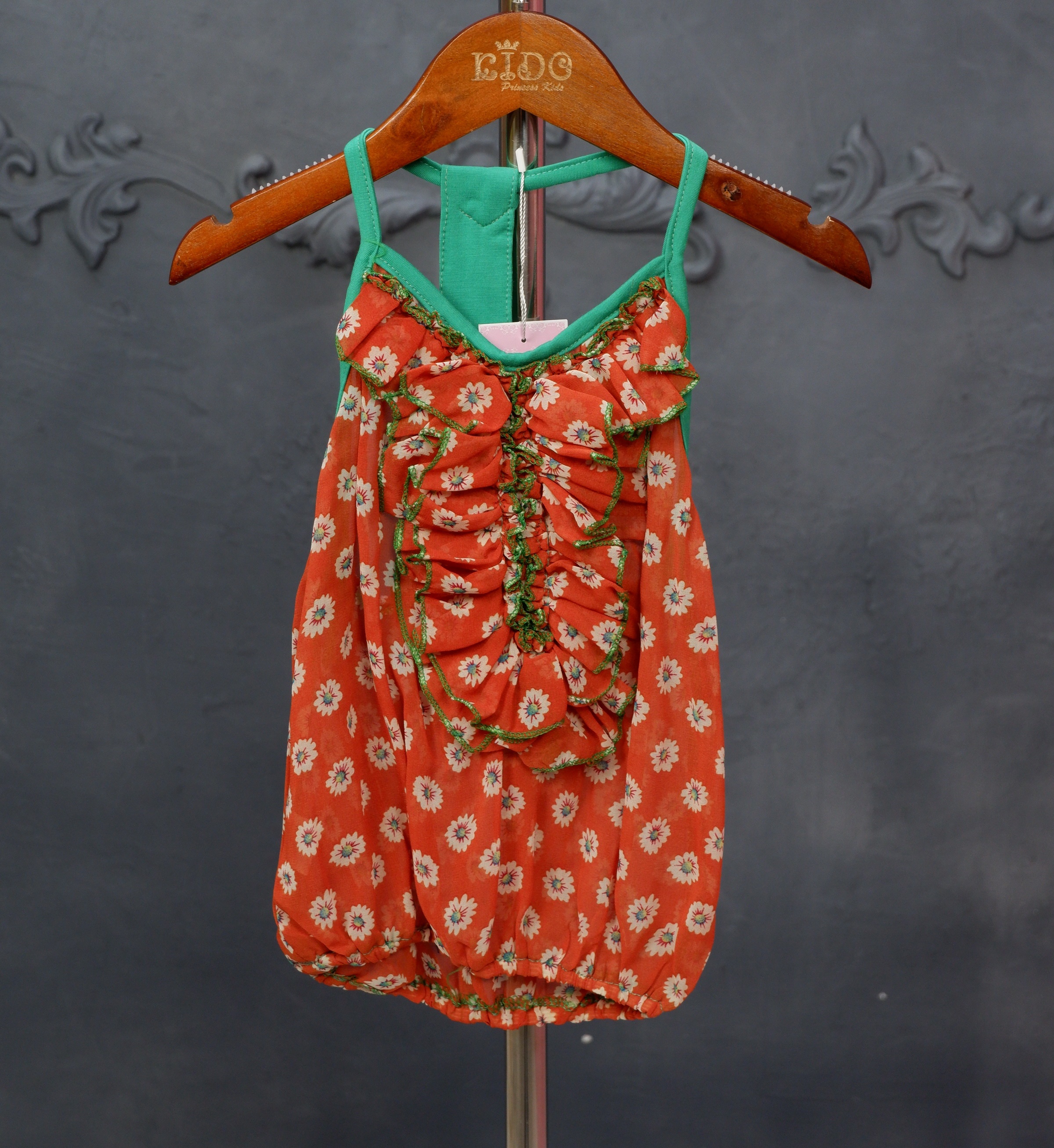 เสื้อเด็ก*มีหน้าร้าน ตรงปก พร้อมส่ง*ZK03สายเดียว สีน้ำตาล ผ้าลายดอกไม้ อกระบาย เว้าหลัง น่ารักมาก