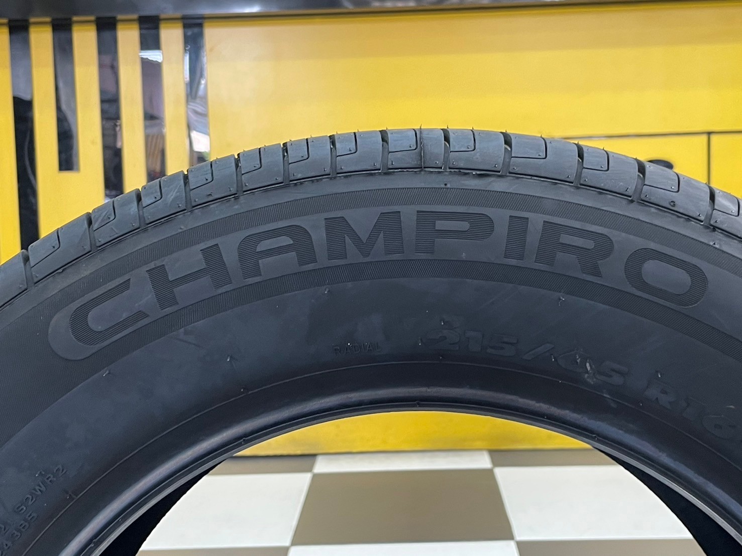 GT RADAIL CHAMPIRO ECOTEC 215/65R16 ยางใหม่ปี2024