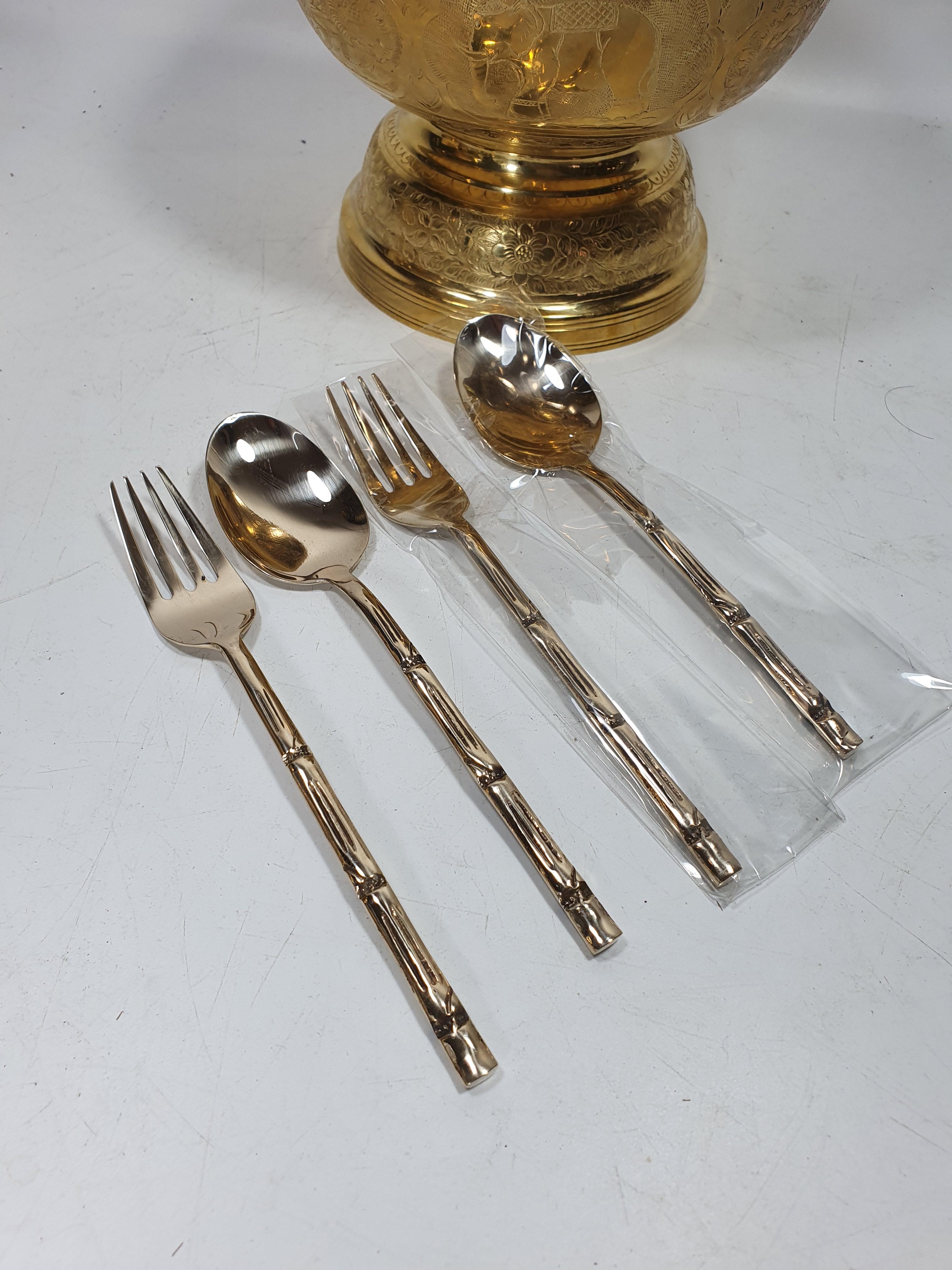 ชัอนส้อมทองเหลืองลายไผ่ จำนวน2 คู่