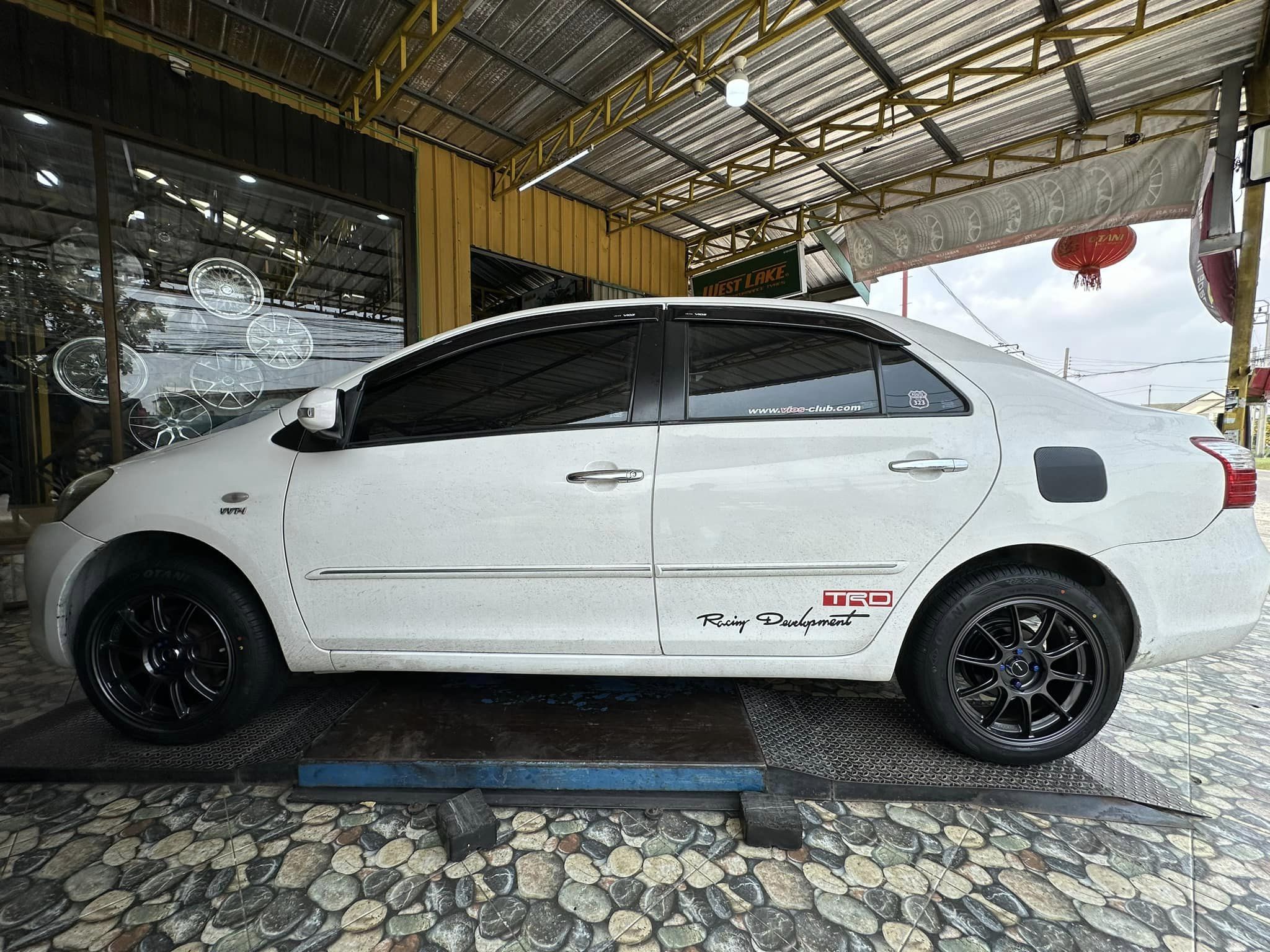 👉 ถูกใจวัยรุ่นสายเก๋ง 🚗🚘 🛞#TC105X 16x7 ET35 4x100🛞 สีไฮเปอร์แบล็ค #EmotionR BY #EmotionR พร้อมยางไทย #OTANI_EK1000 195/50R16 ⚙️ของแถมครบชุด🚗